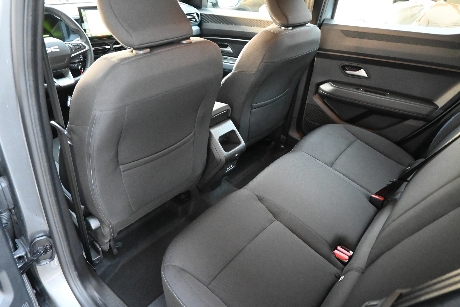 DACIA Duster 1.6 HEV 140PS Expression Automat-image-13