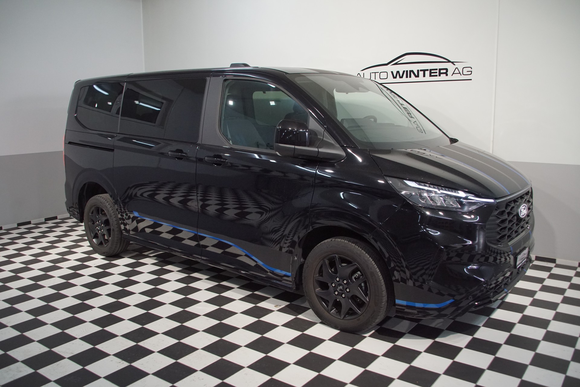 FORD Tourneo Bus 320 L1H1 Sport Automat 4x4-showroom-element-1