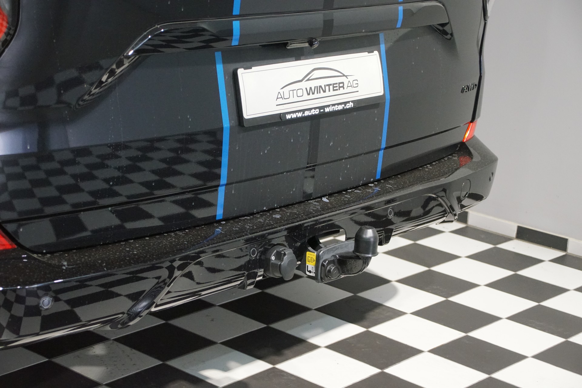 FORD Tourneo Bus 320 L1H1 Sport Automat 4x4-image-10