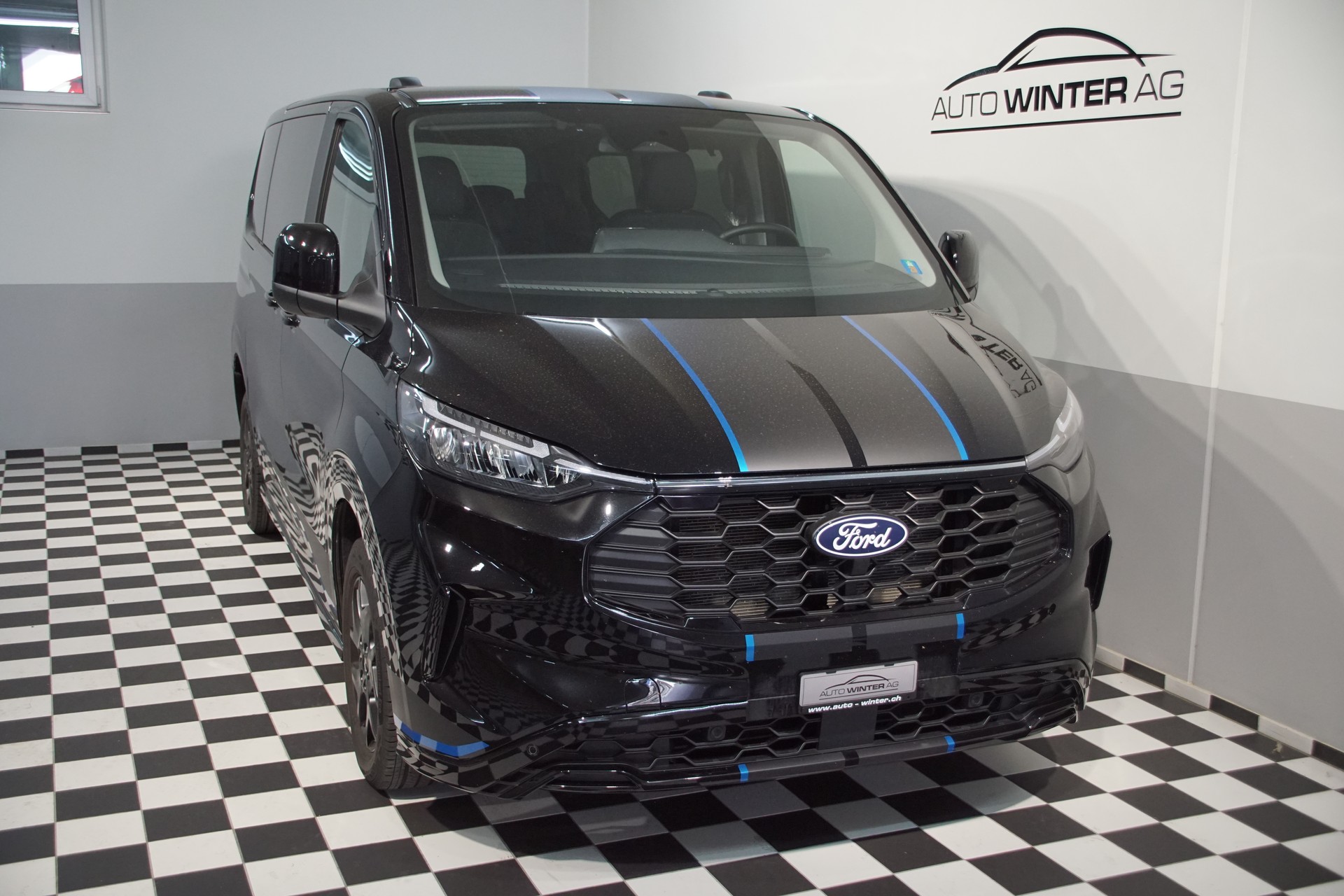 FORD Tourneo Bus 320 L1H1 Sport Automat 4x4-showroom-element-3