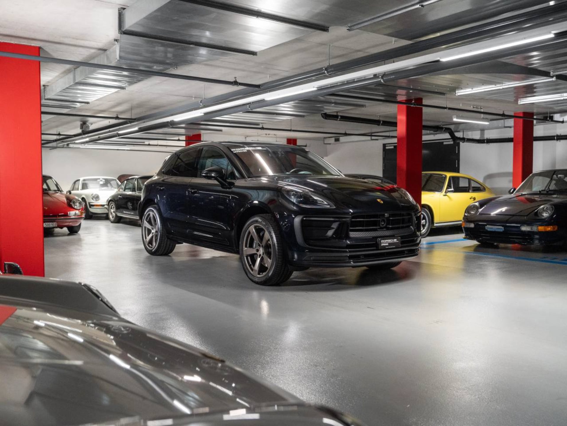 PORSCHE Macan (MY23)-image-5