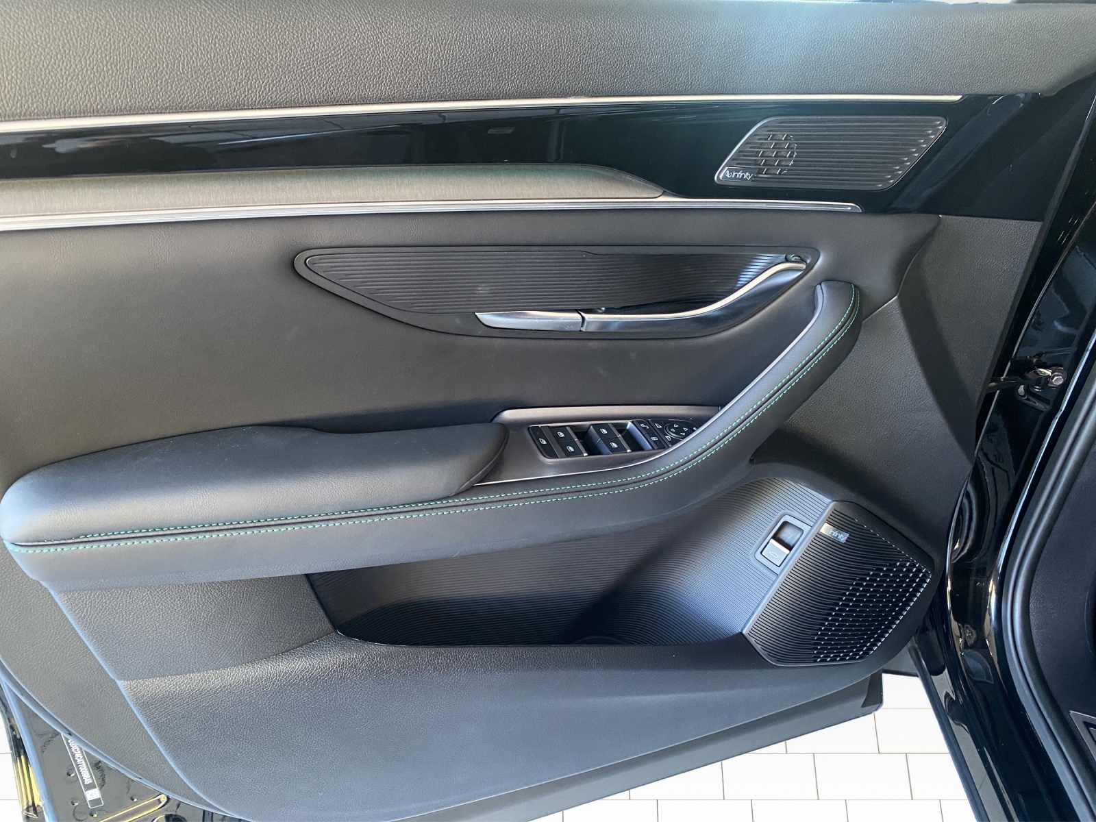 BYD Seal U DM-i Comfort-image-12