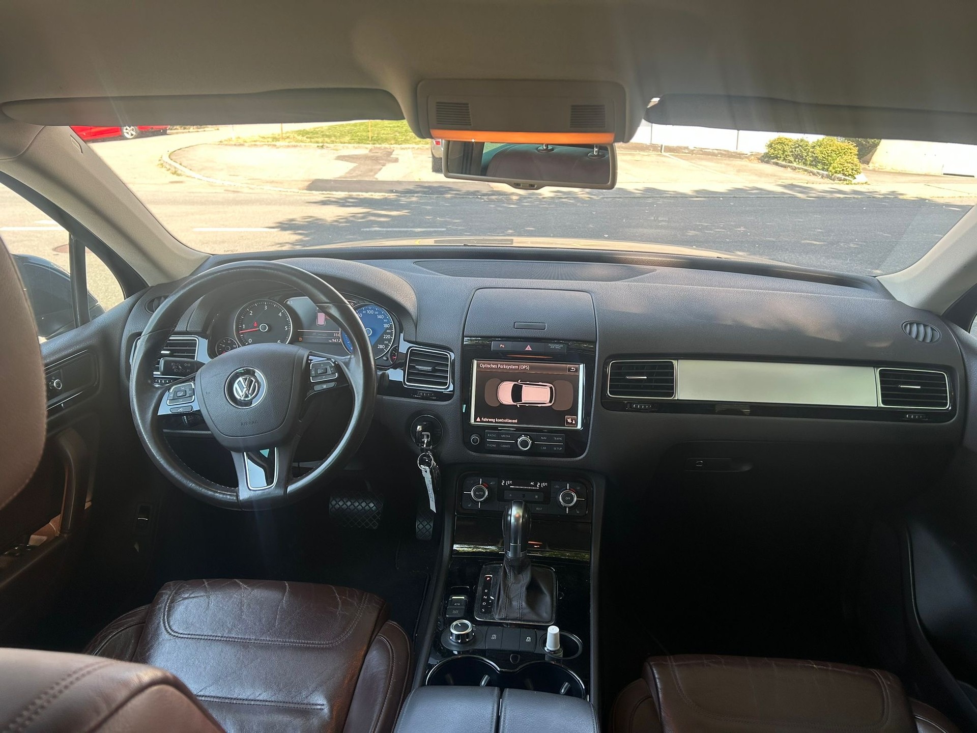 VW Touareg 3.0 TDI BlueMotion Technology Tiptronic-image-5