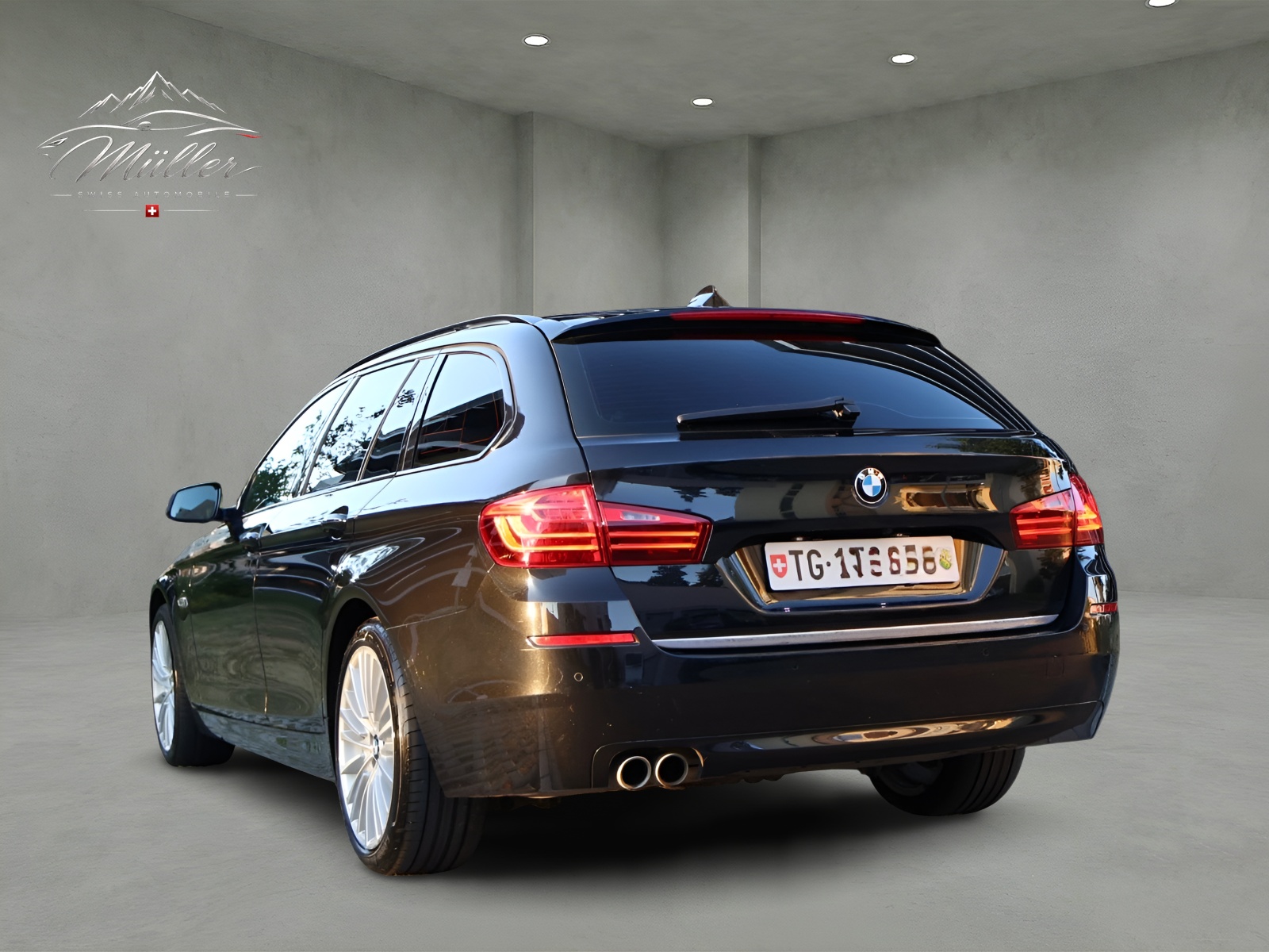 BMW 525 d Touring xDrive Luxury Line Steptronic-showroom-element-2