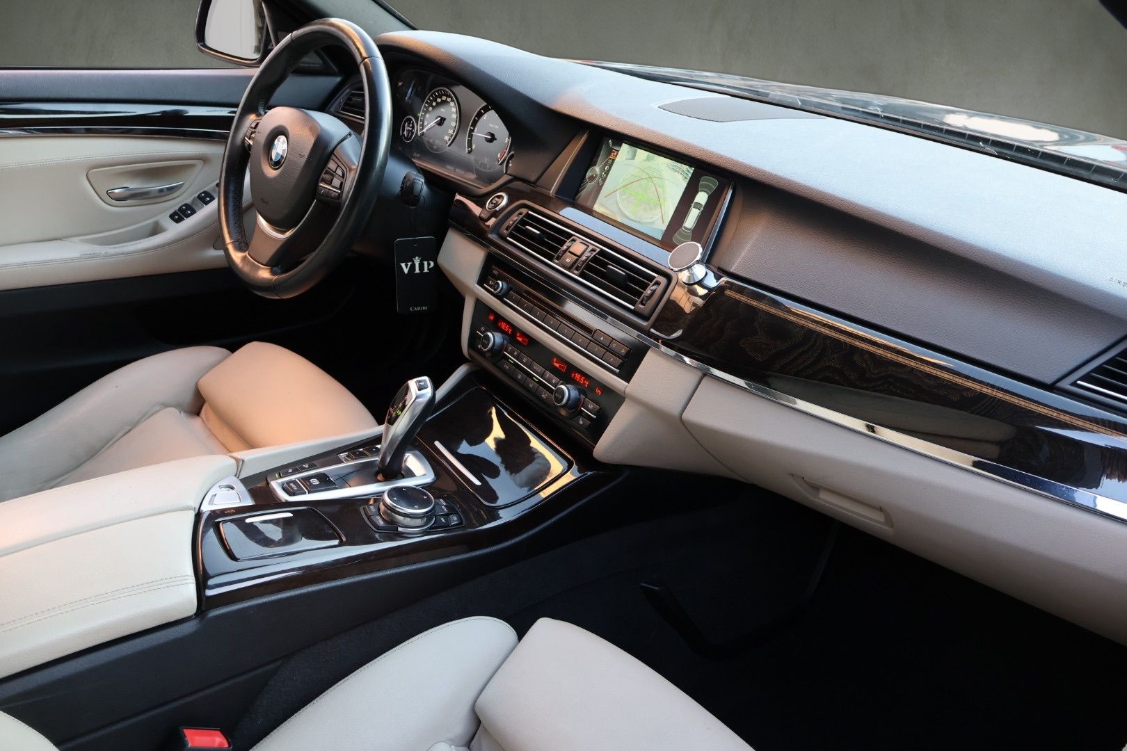 BMW 525 d Touring xDrive Luxury Line Steptronic-image-5