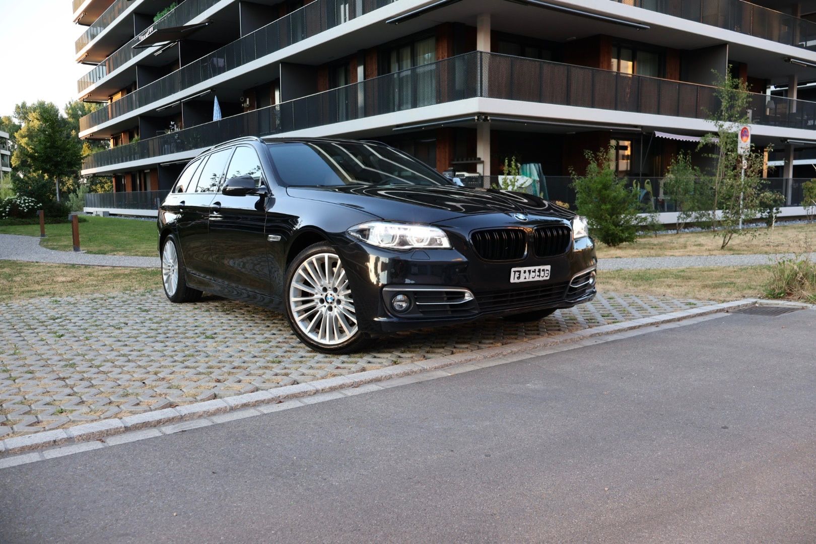 BMW 525 d Touring xDrive Luxury Line Steptronic