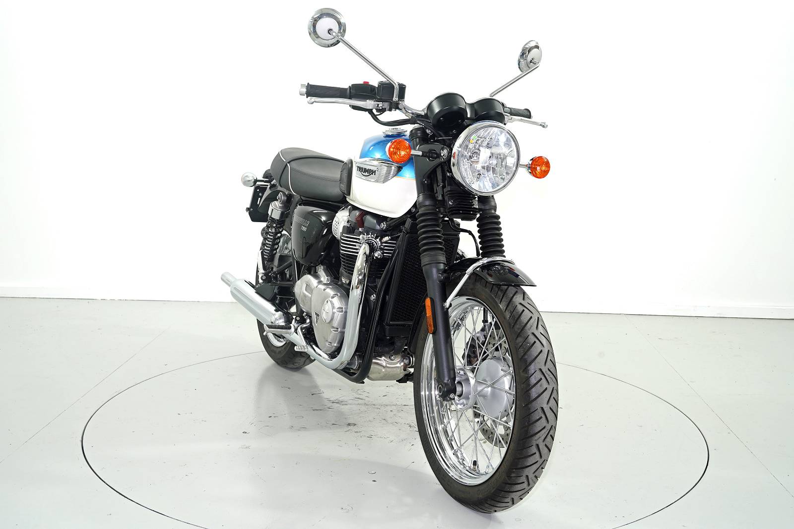 TRIUMPH Bonneville 900i T100 ABS-image-1