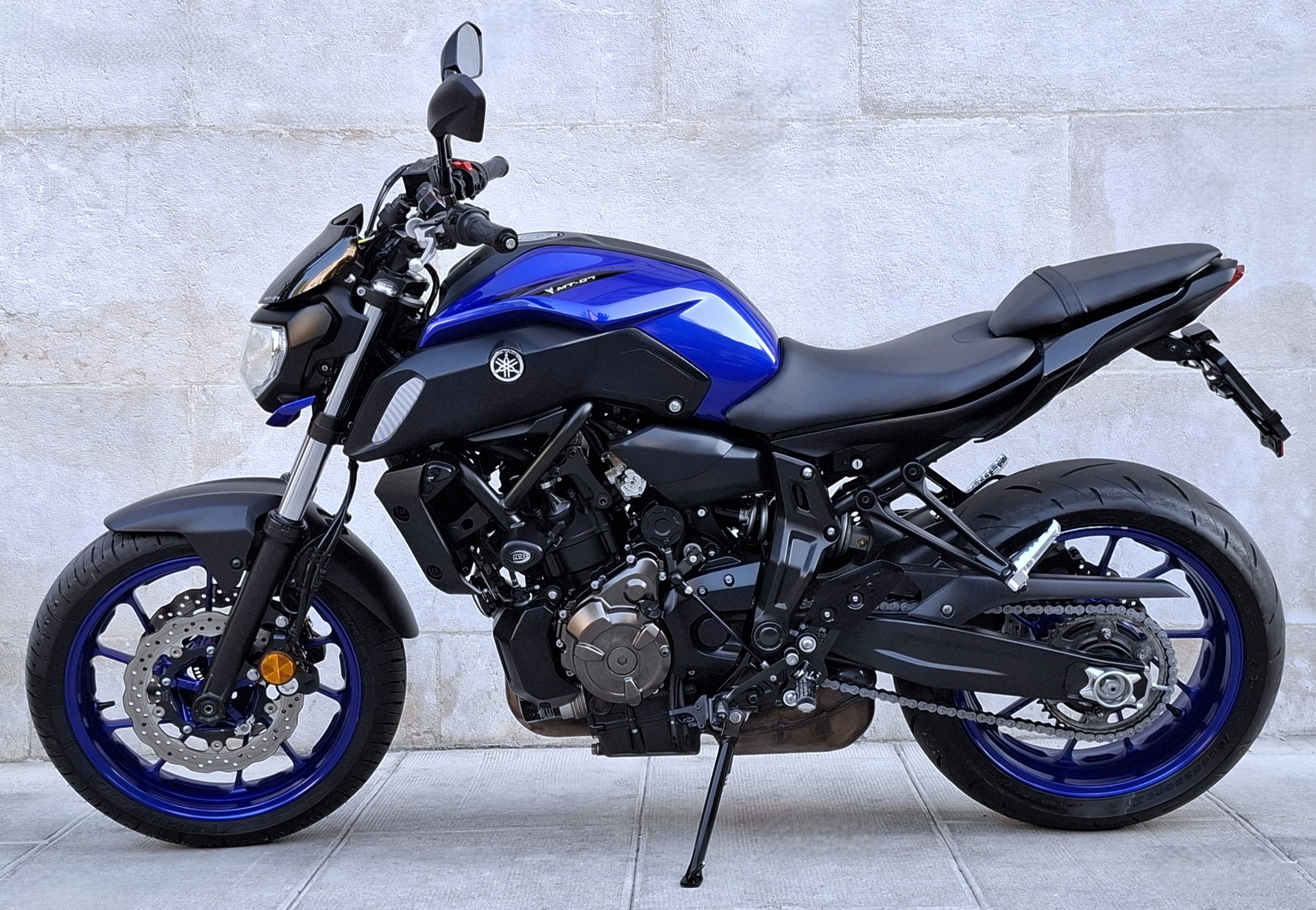 YAMAHA MT-07 ABS (35kW)-showroom-element-2