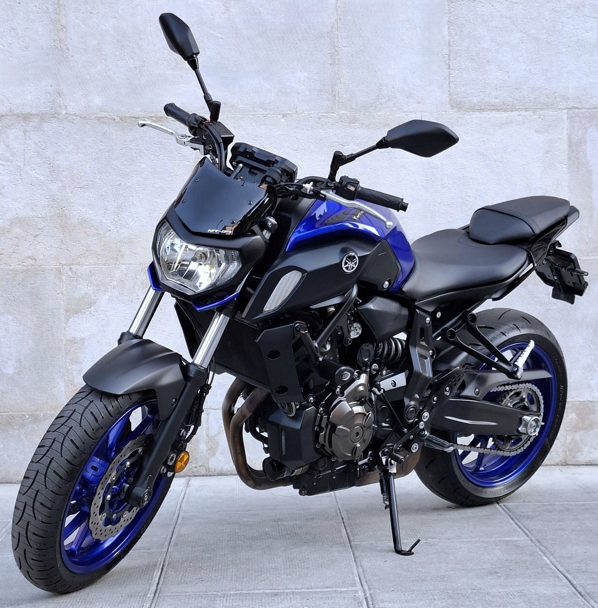 YAMAHA MT-07 ABS (35kW)-showroom-element-3