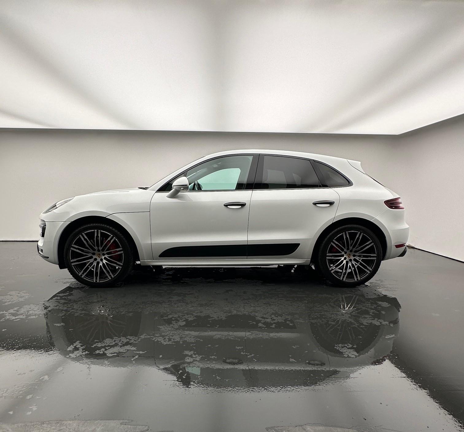 PORSCHE Macan 3.6 V6 Turbo Performance-showroom-element-1