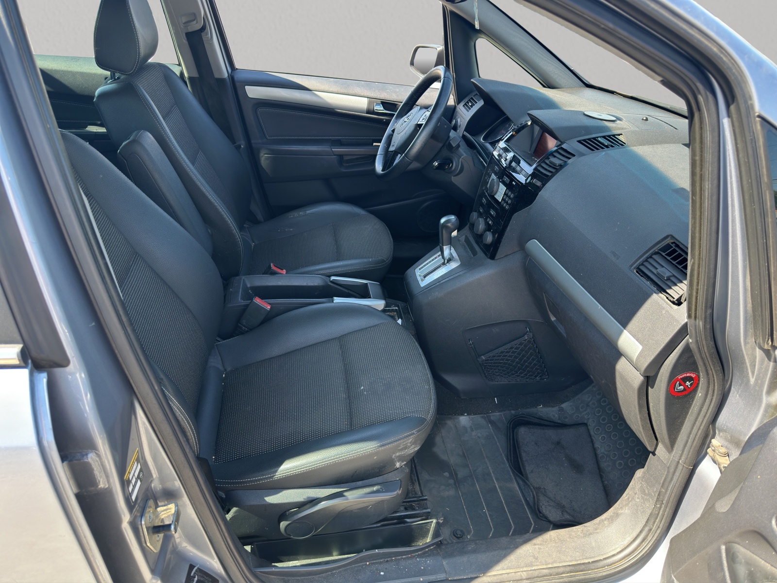 OPEL Zafira 2.2i 16V Enjoy Automatic-image-12