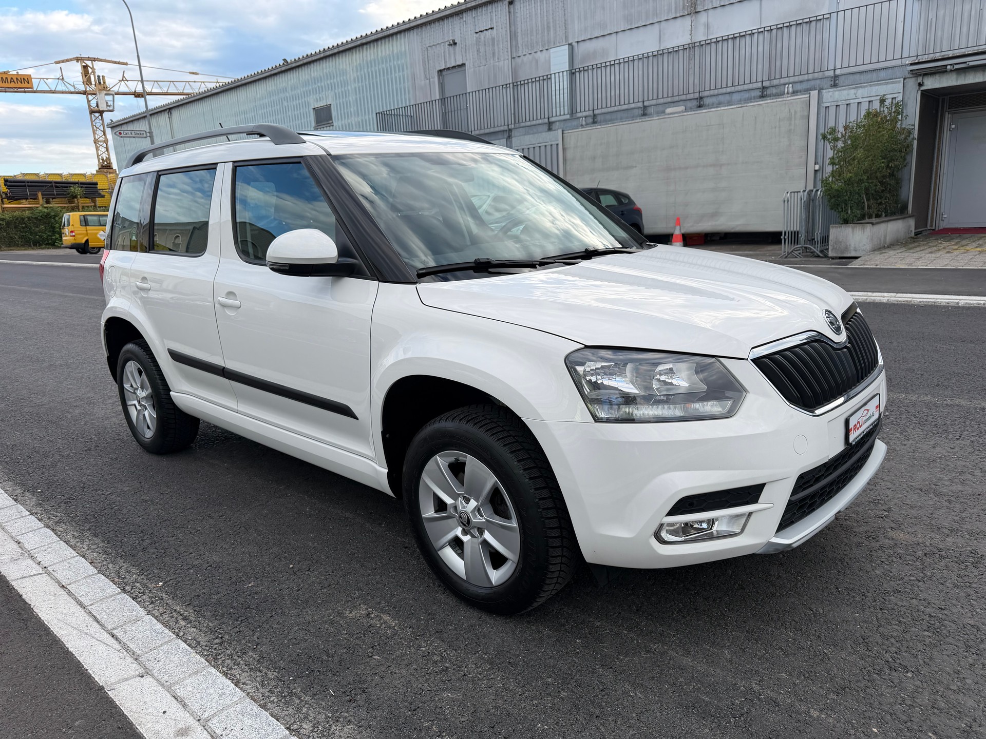 SKODA Yeti 2.0 TDI Elegance 4x4 DSG-showroom-element-3