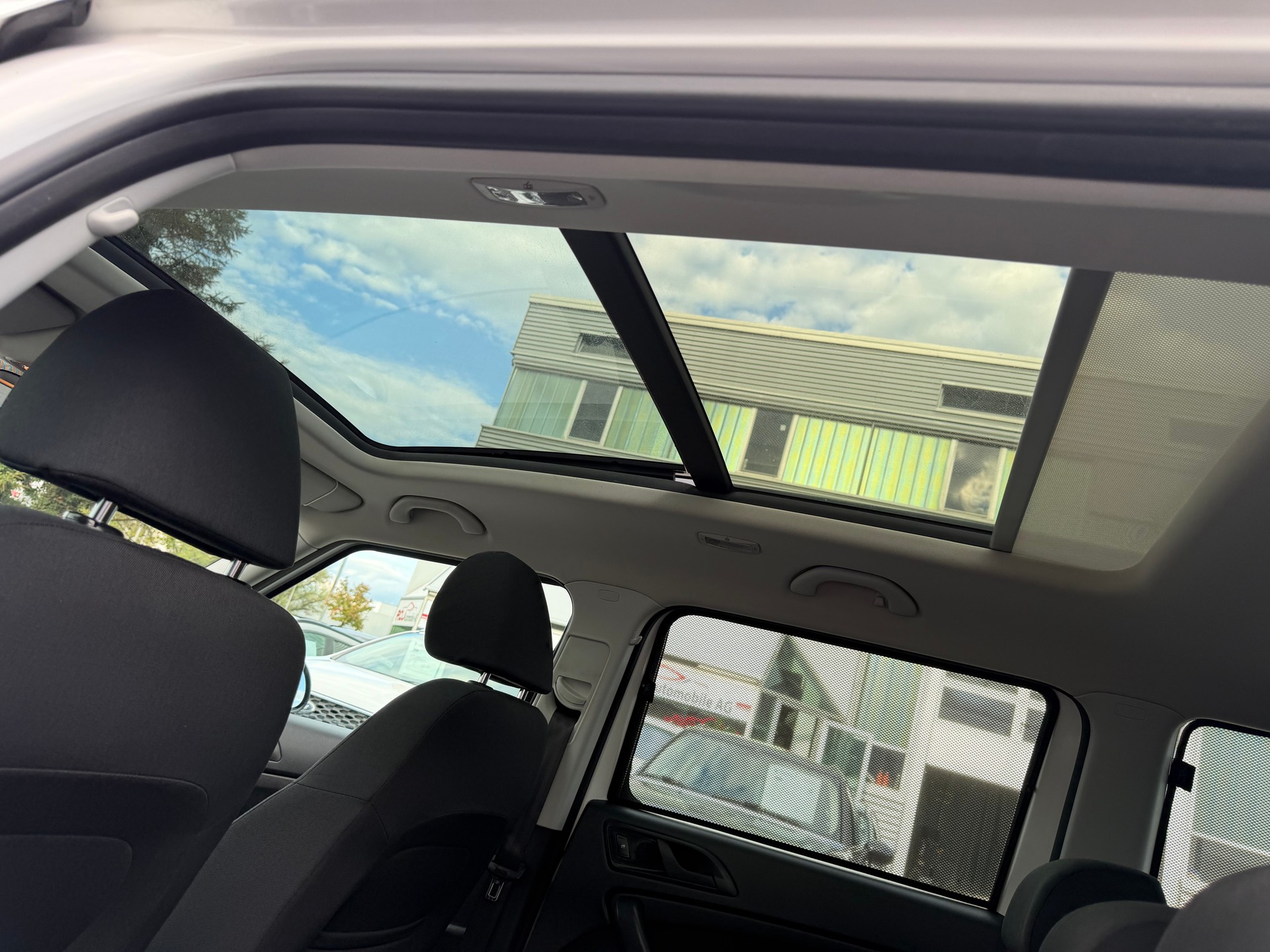 SKODA Yeti 2.0 TDI Elegance 4x4 DSG-image-9