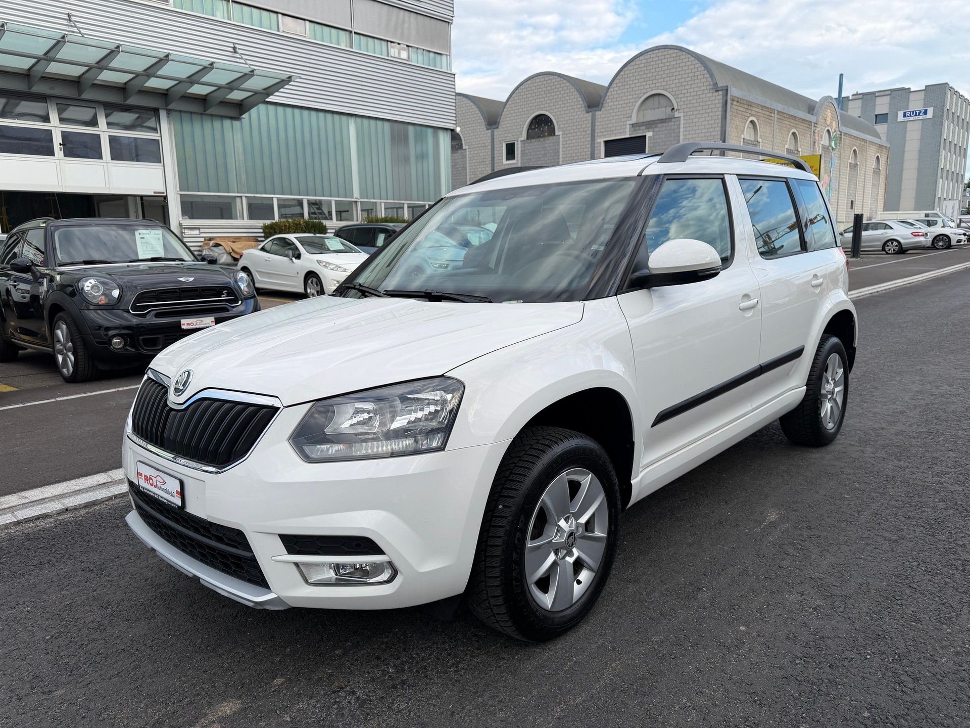 SKODA Yeti 2.0 TDI Elegance 4x4 DSG-showroom-element-1