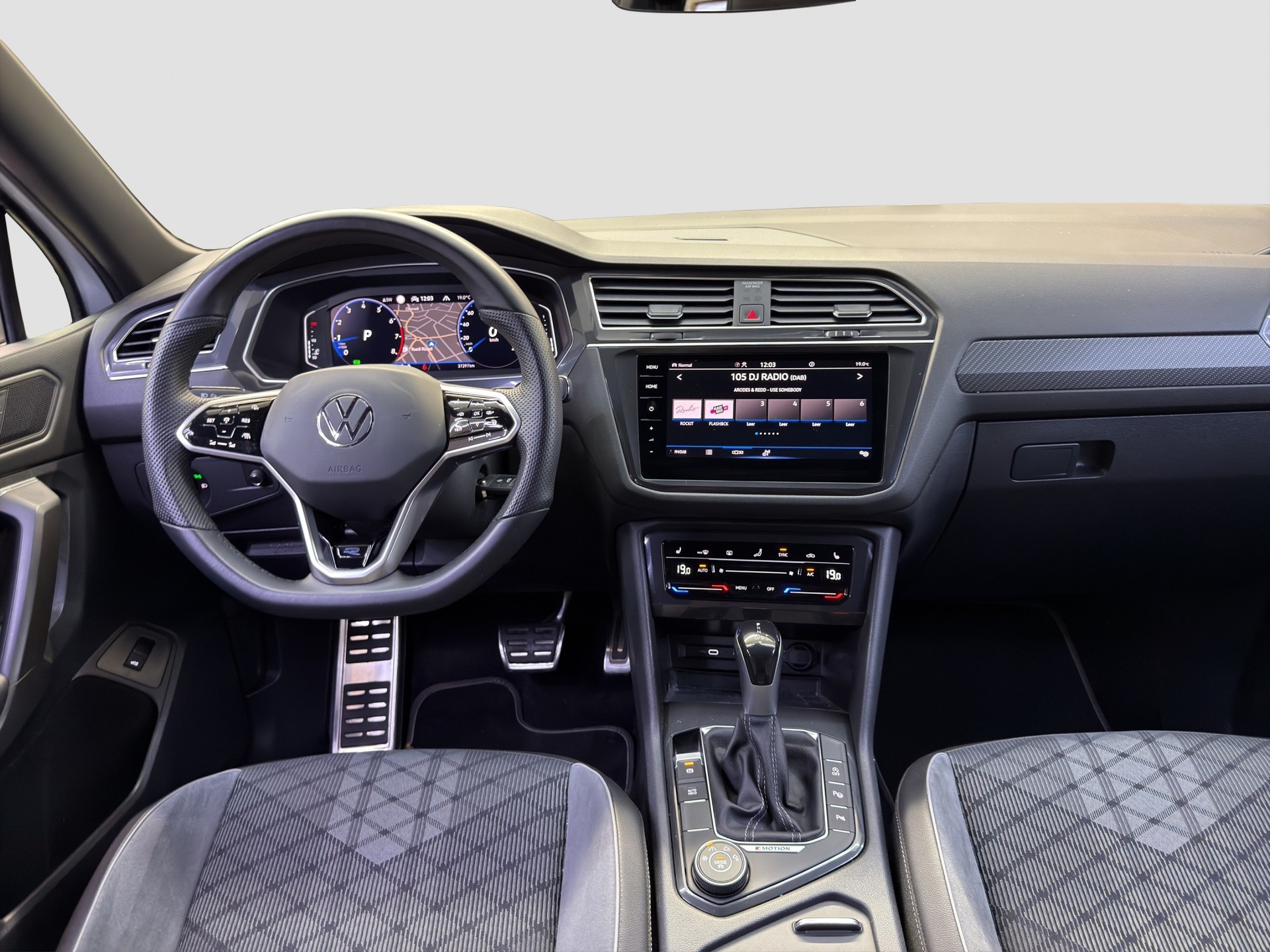 VW Tiguan Allspace 2.0TSI R-Line 4Motion DSG-image-6
