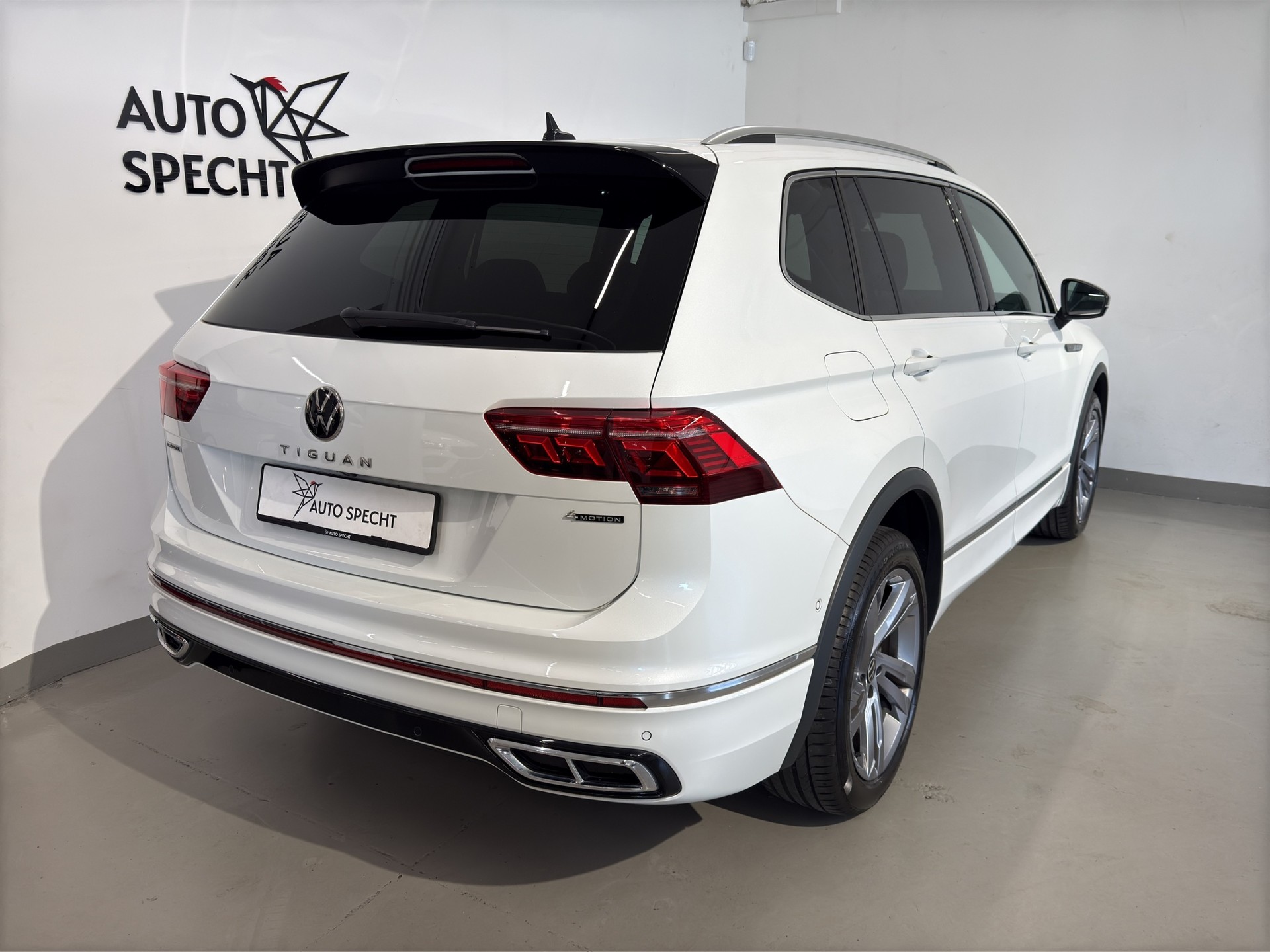 VW Tiguan Allspace 2.0TSI R-Line 4Motion DSG-image-4