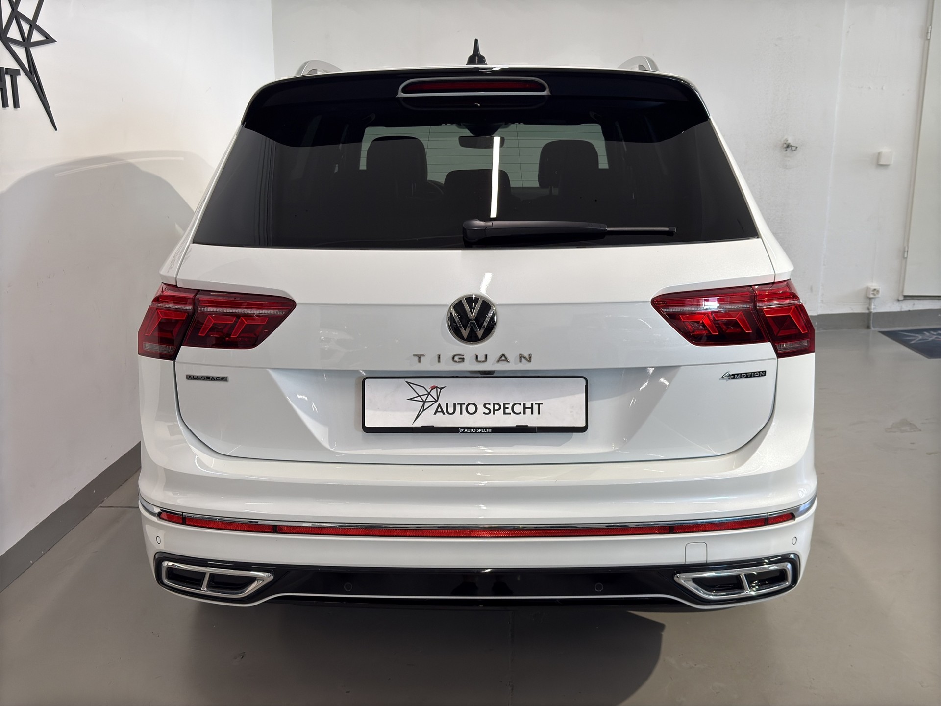 VW Tiguan Allspace 2.0TSI R-Line 4Motion DSG-image-5