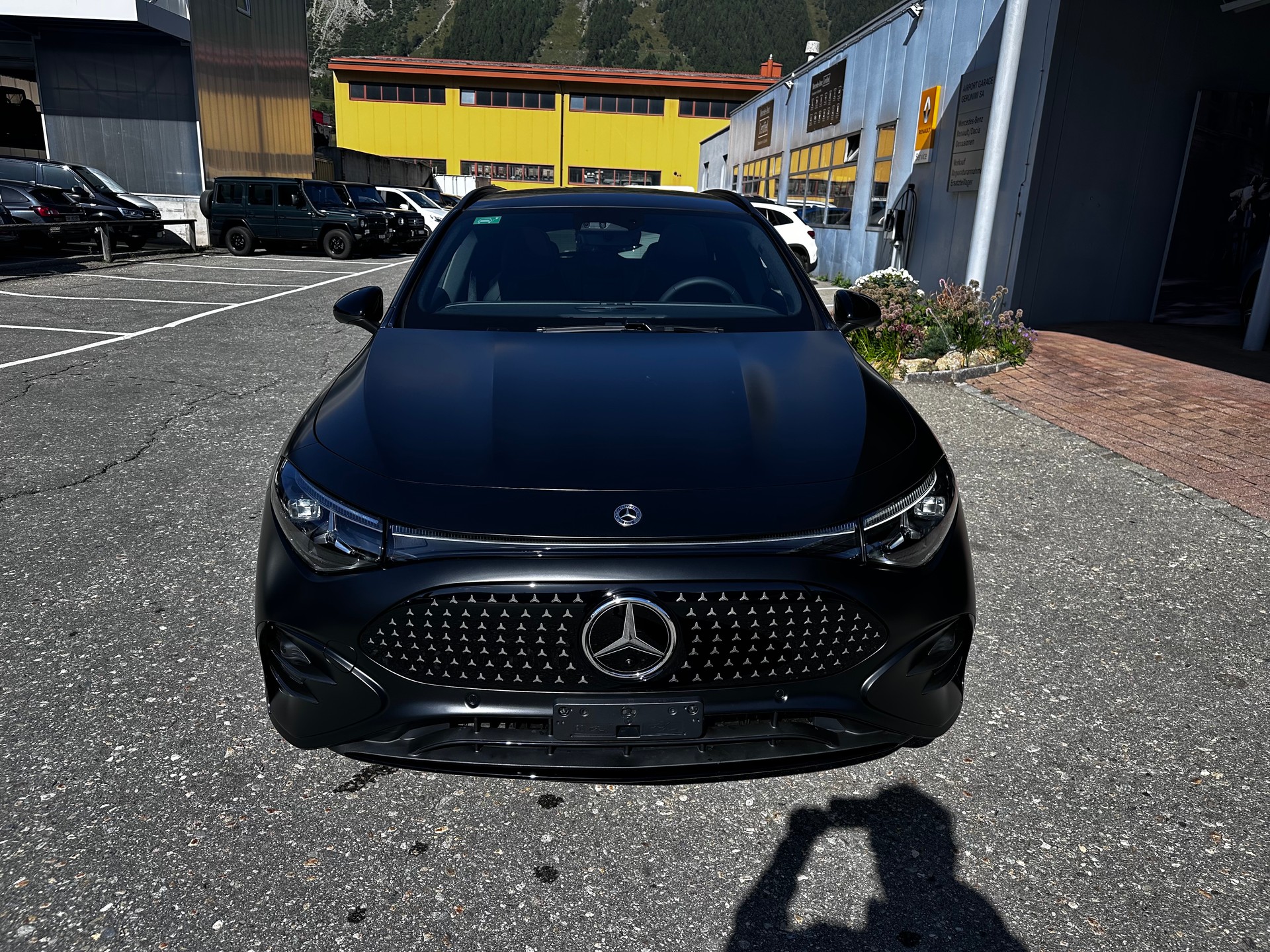 MERCEDES-BENZ CLA 350 EQ 4matic Shooting Brake-showroom-element-3