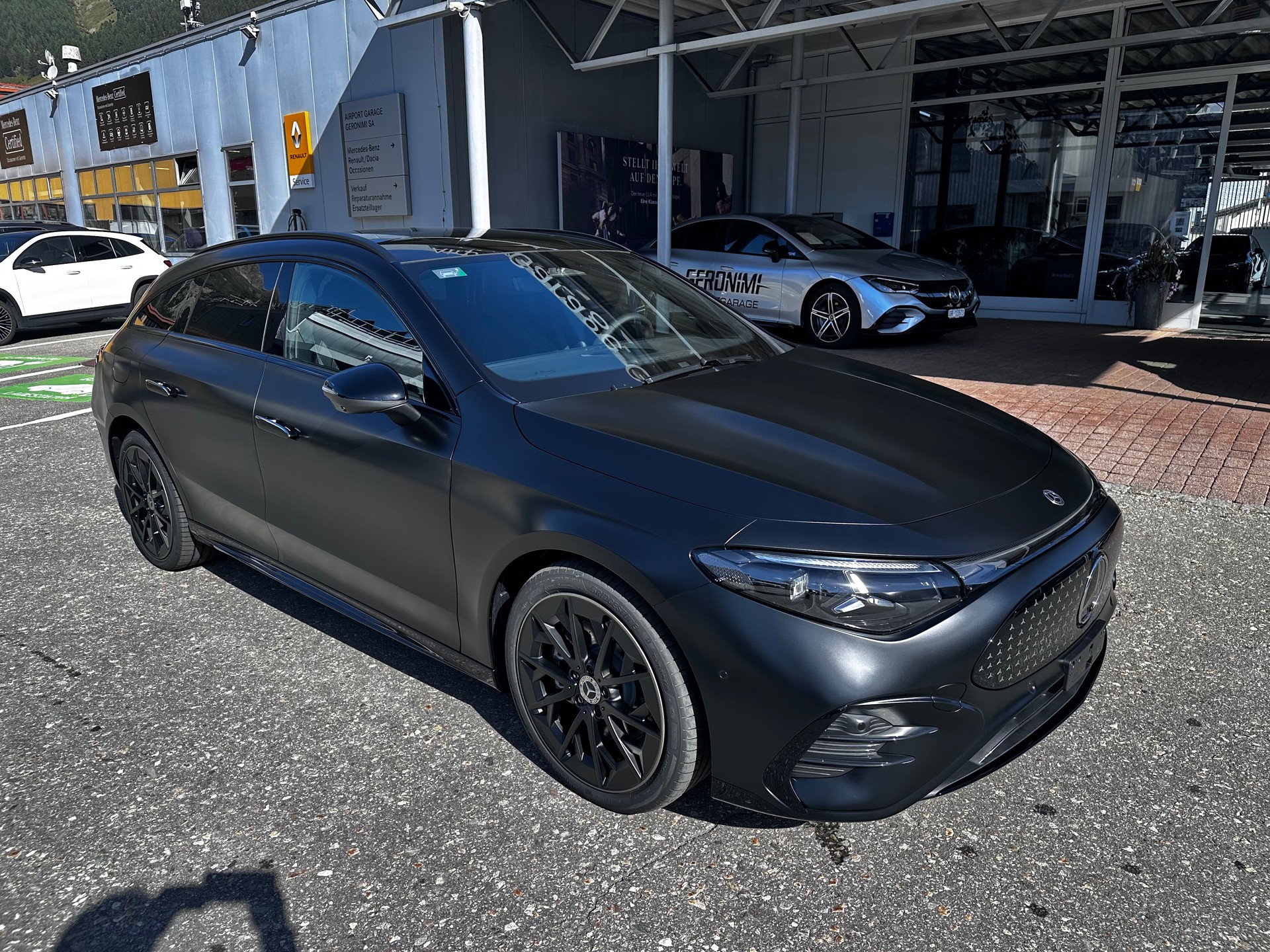 MERCEDES-BENZ CLA 350 EQ 4matic Shooting Brake-showroom-element-2