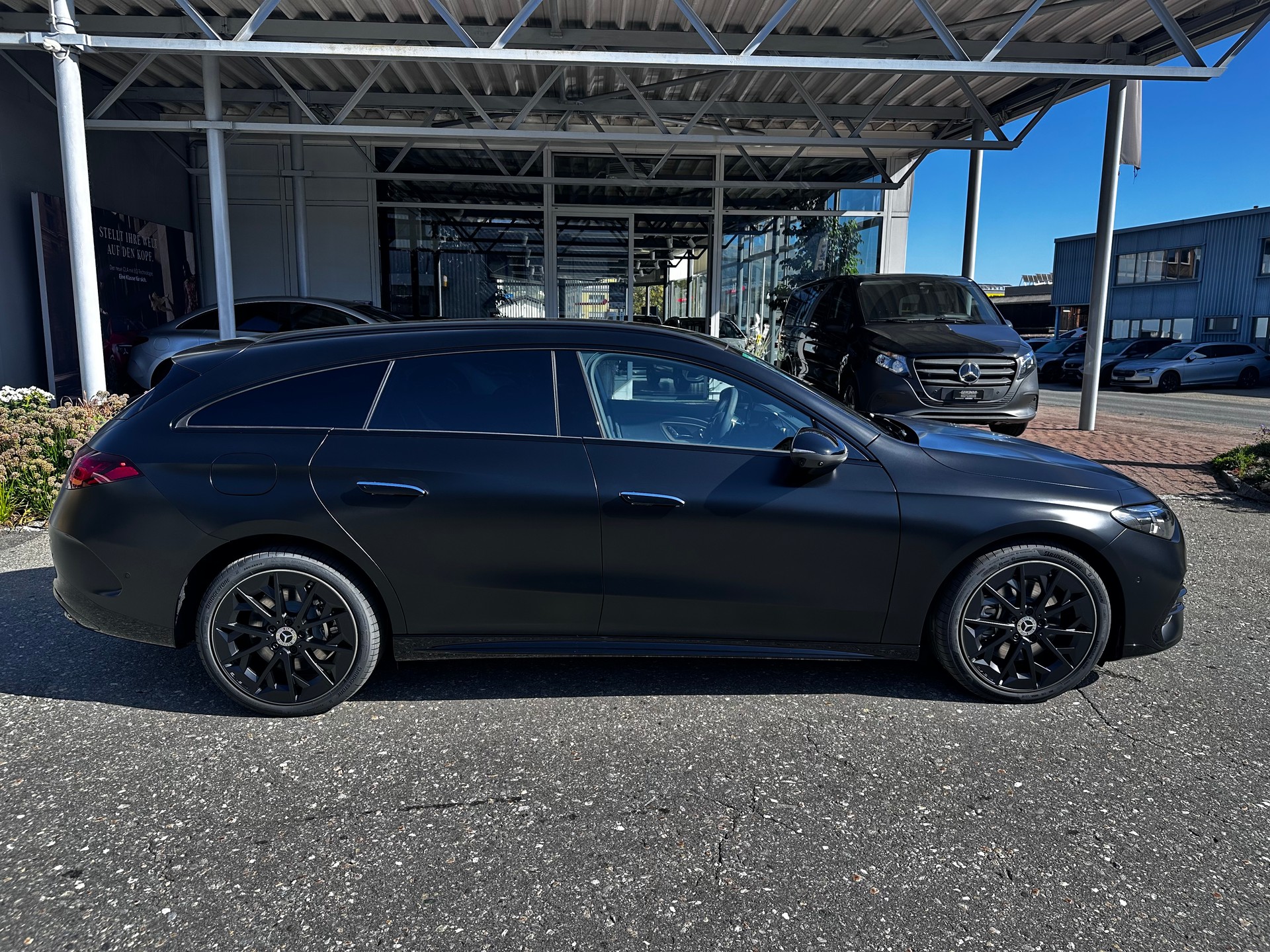 MERCEDES-BENZ CLA 350 EQ 4matic Shooting Brake-showroom-element-1