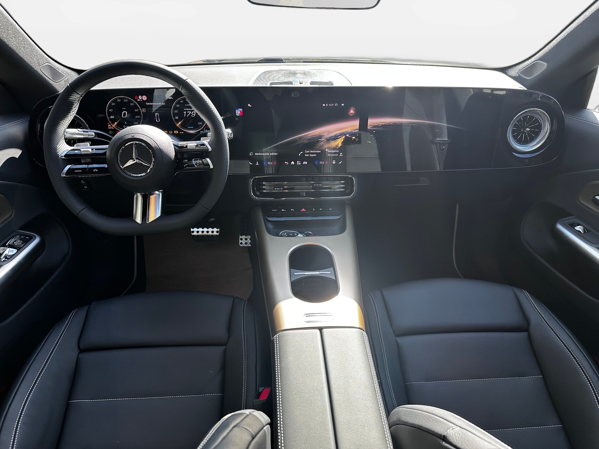 MERCEDES-BENZ CLA 350 EQ 4matic Shooting Brake-image-8