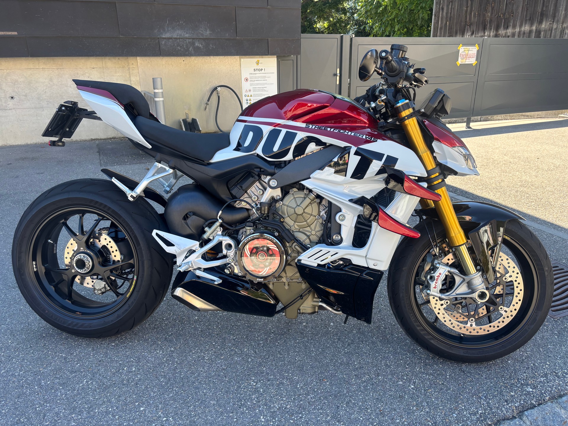 DUCATI Streetfighter V4 S-image-1