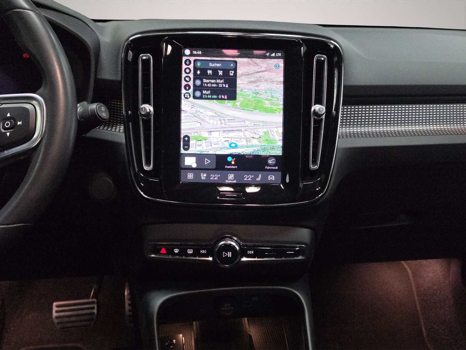 VOLVO XC40 P8 Twin Plus AWD-image-17
