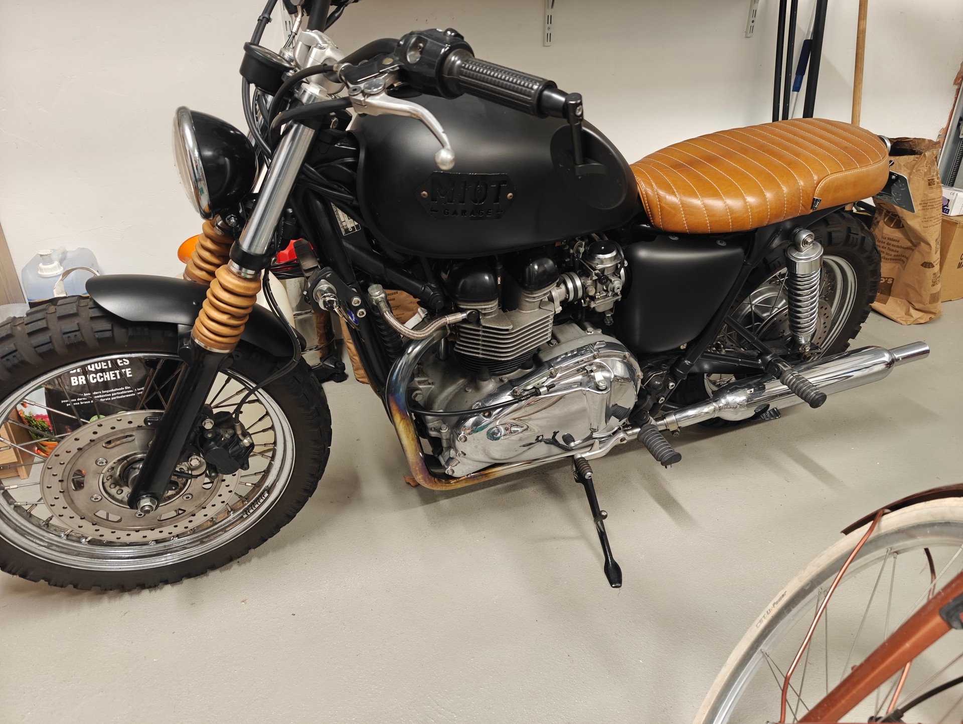 TRIUMPH Bonneville 900 T100-image-0