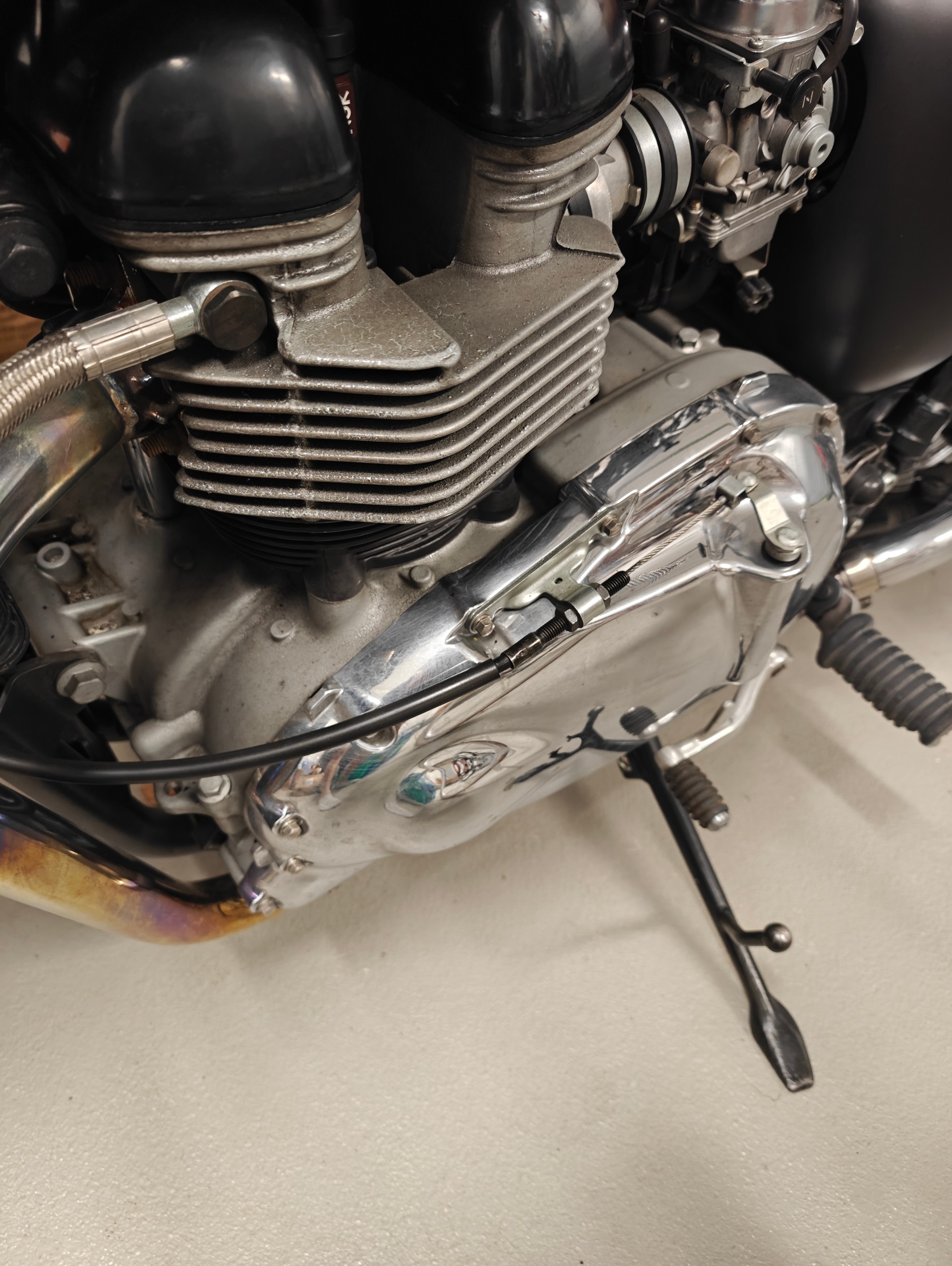 TRIUMPH Bonneville 900 T100-image-3