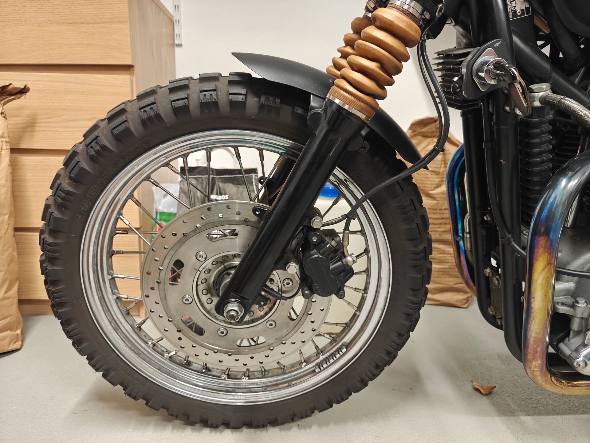 TRIUMPH Bonneville 900 T100-image-7