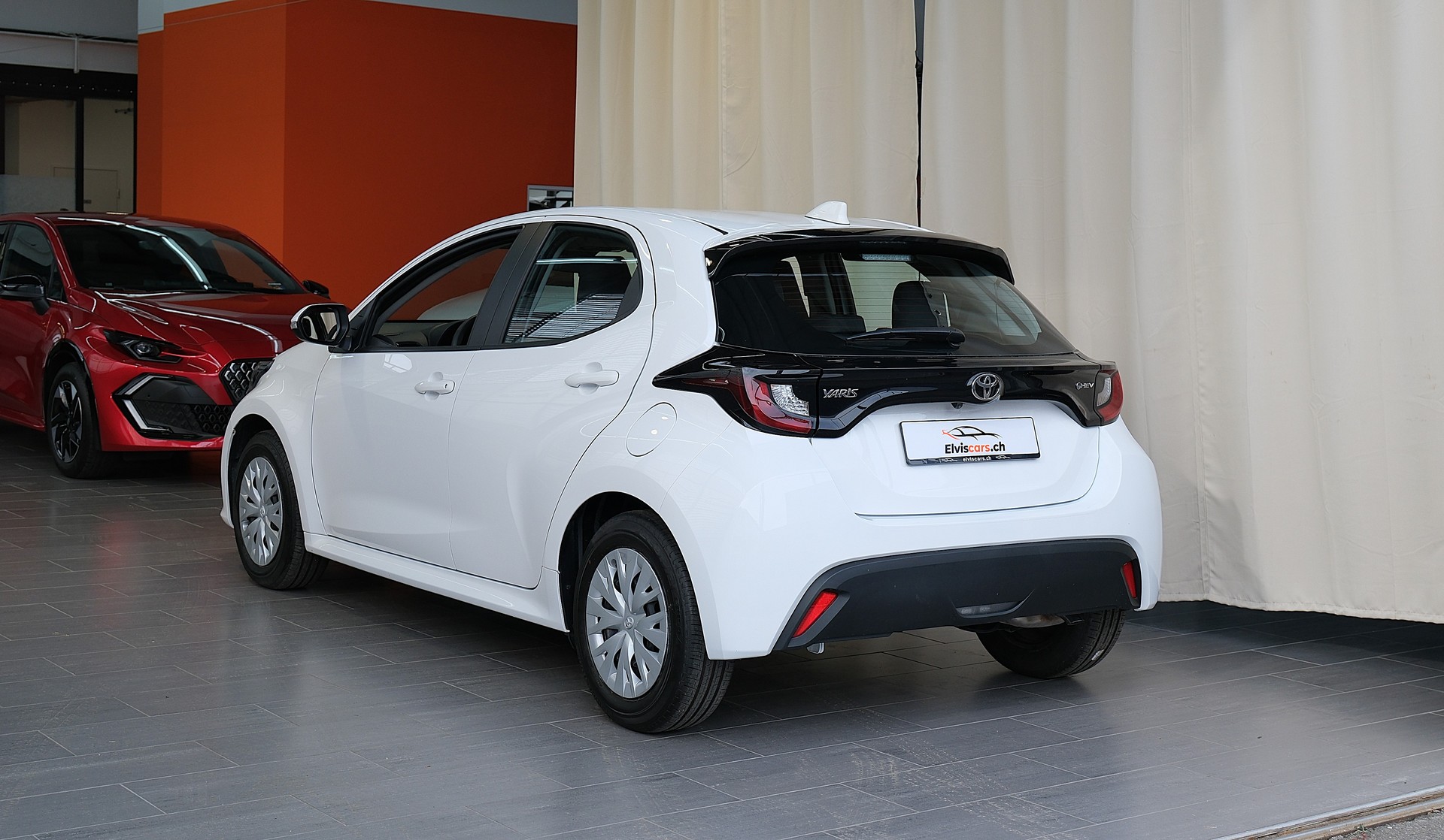 TOYOTA Yaris 1.5 Comfort e-CVT-image-10