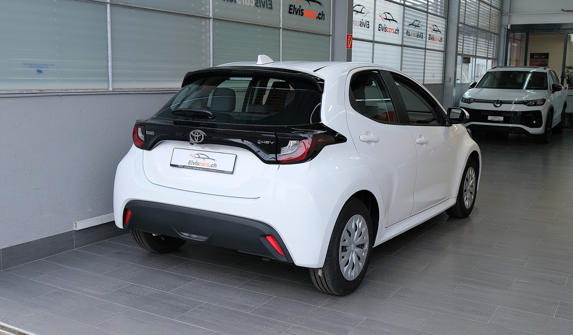 TOYOTA Yaris 1.5 Comfort e-CVT-image-22