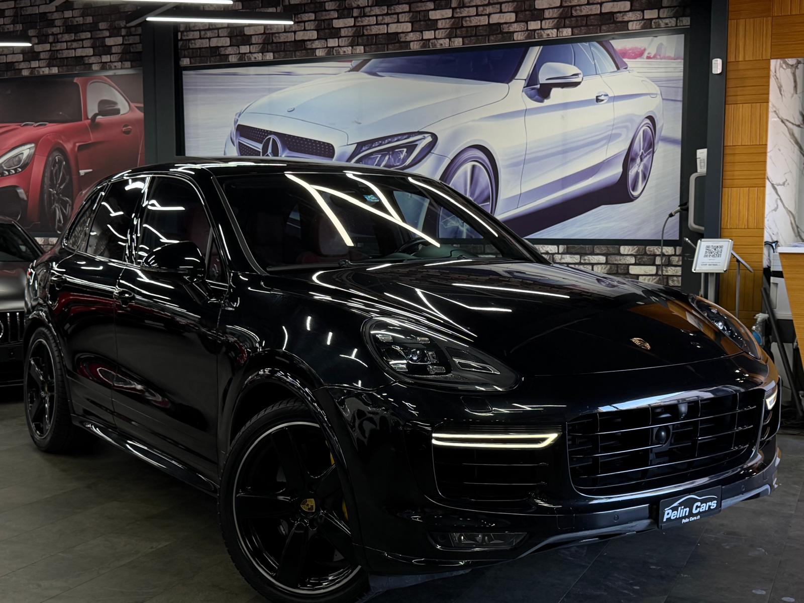 PORSCHE Cayenne Turbo S Limited All Black Performance 2 Jahre Garantie-showroom-element-3