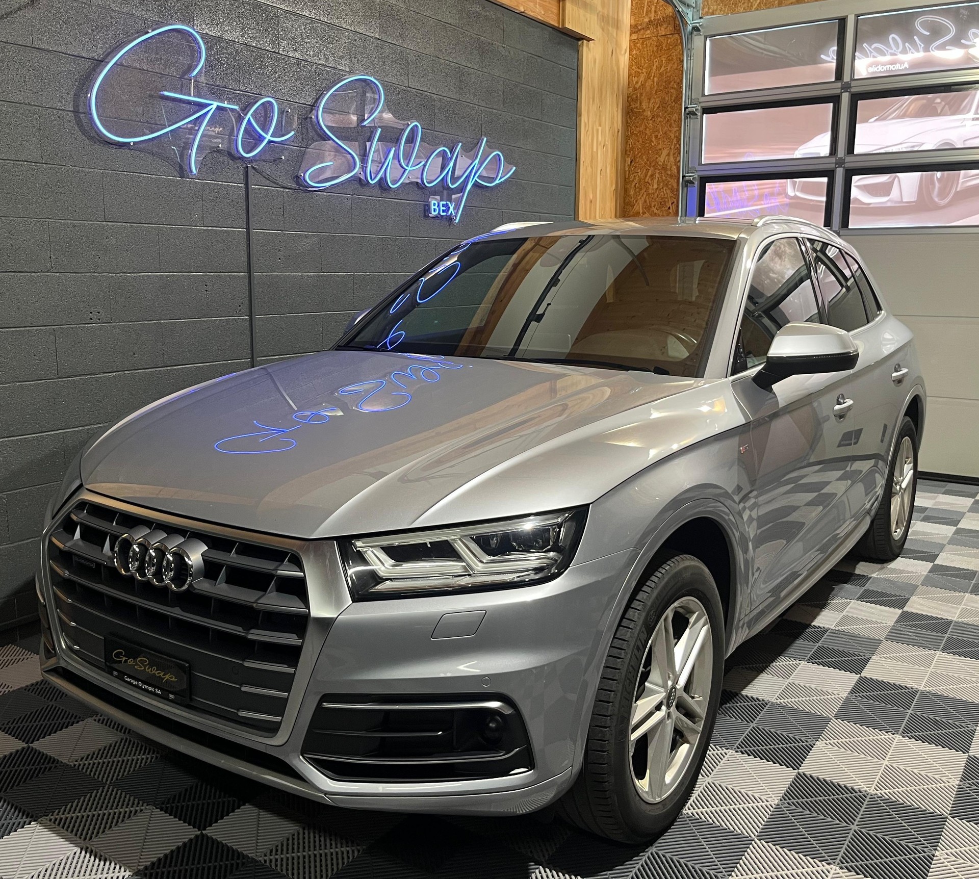 AUDI Q5 2.0 TDI sport quattro S-tronic-showroom-element-3