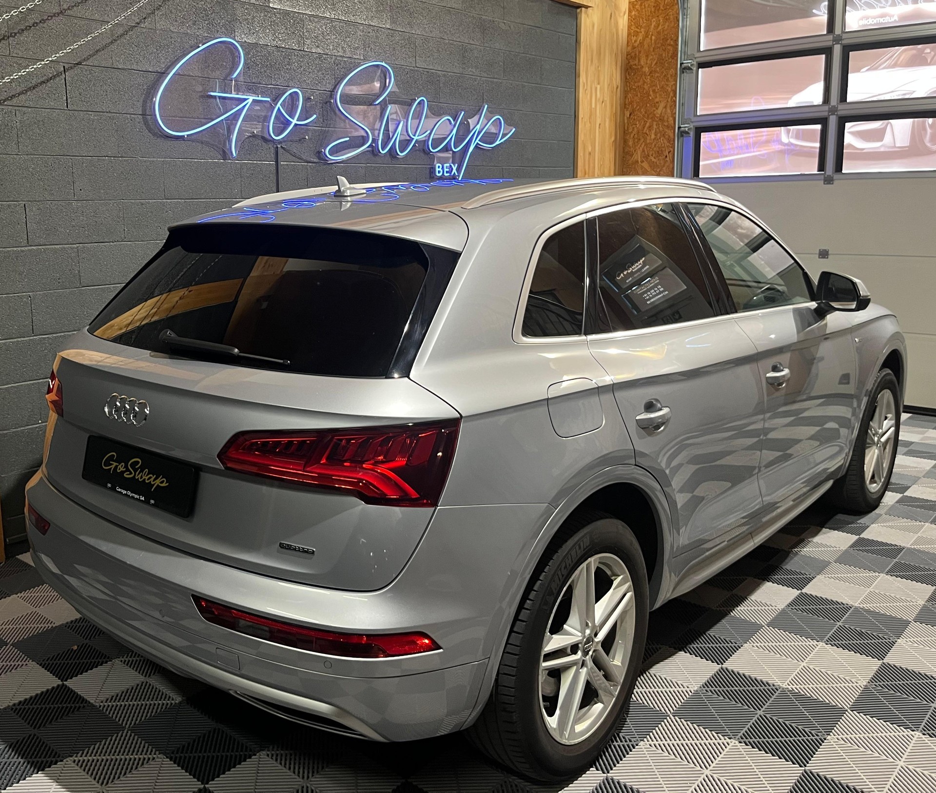 AUDI Q5 2.0 TDI sport quattro S-tronic-showroom-element-2
