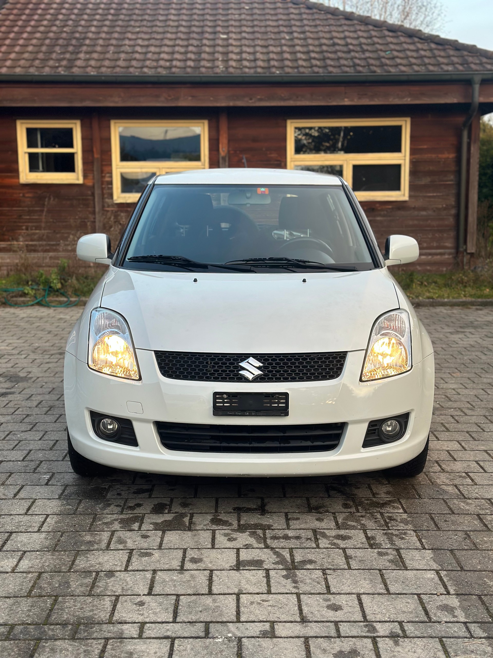 SUZUKI Swift 1.3i 16V GL Top 4x4-showroom-element-2