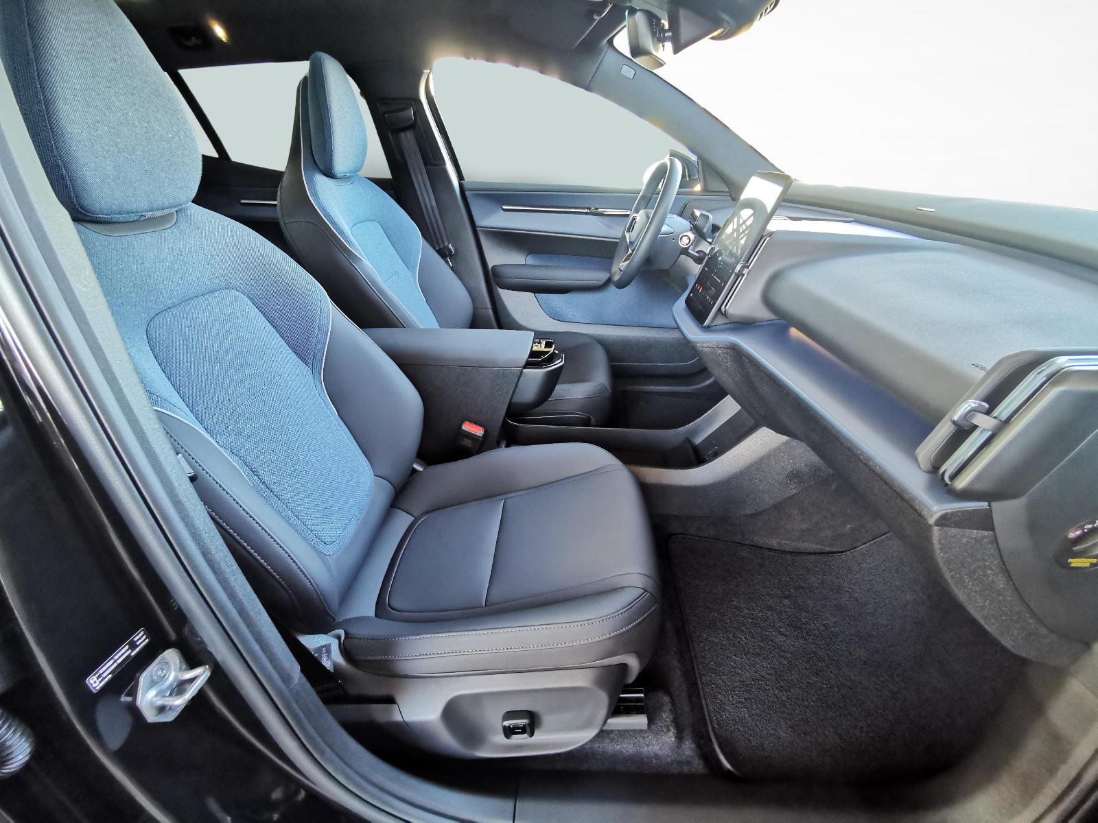 VOLVO EX30 E60 Twin Ultra Performance AWD-image-15