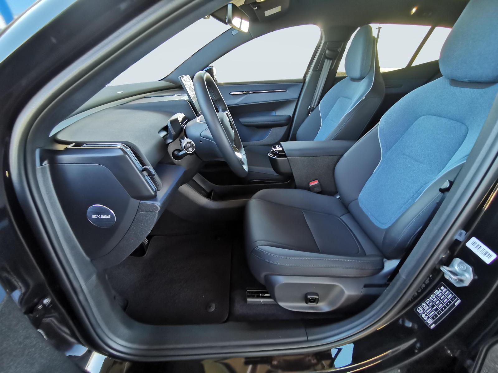 VOLVO EX30 E60 Twin Ultra Performance AWD-showroom-element-1