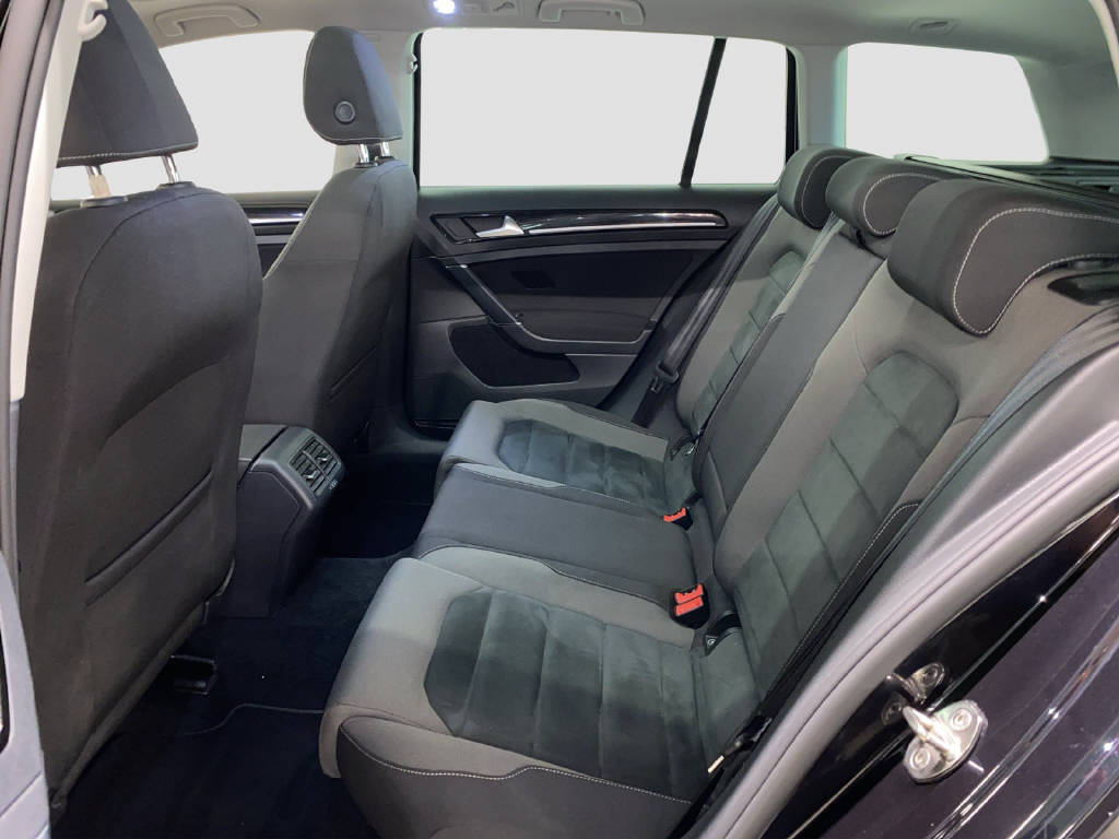 VW Golf VII Variant 2.0 TDI Highline DSG 4m-image-12