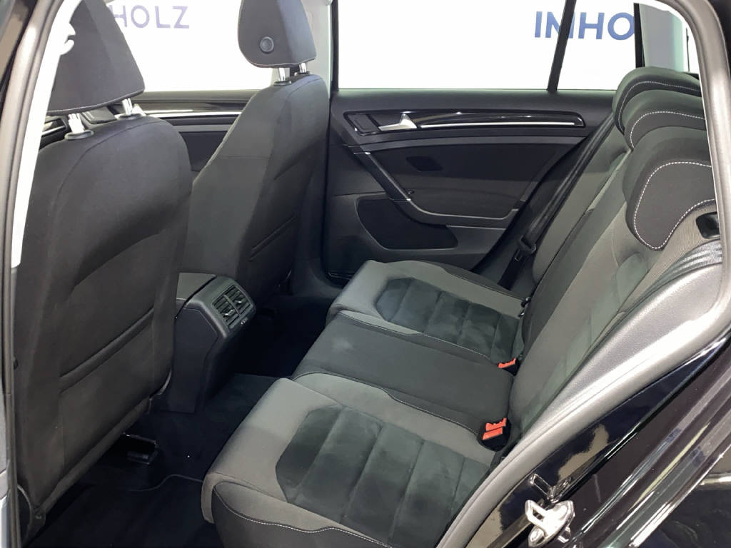 VW Golf VII Variant 2.0 TDI Highline DSG 4m-image-16