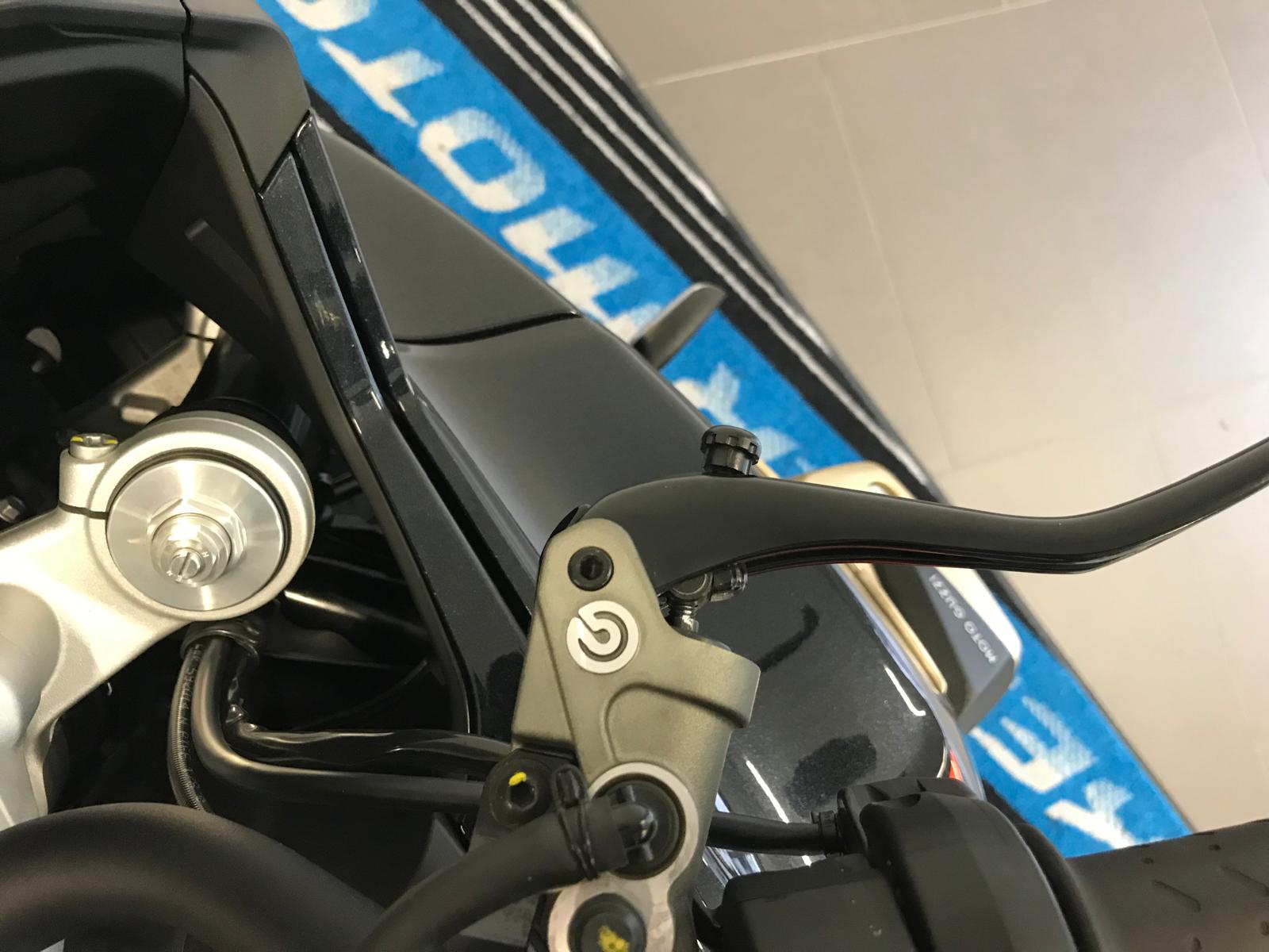 MOTO GUZZI V100 Mandello-image-11