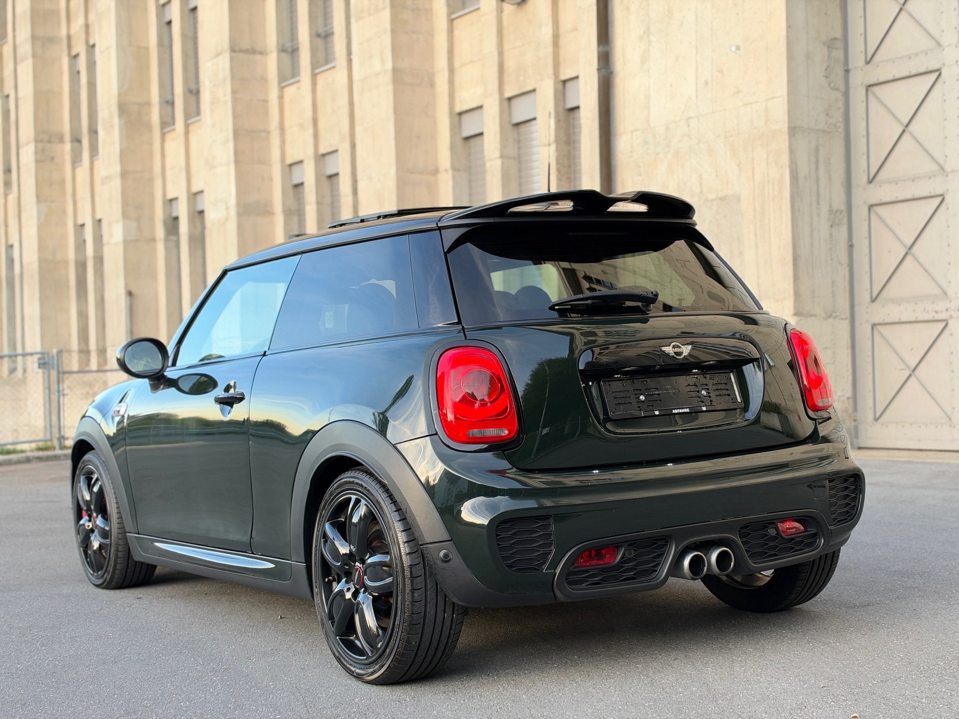 MINI Cooper John Cooper Works Steptronic-image-2