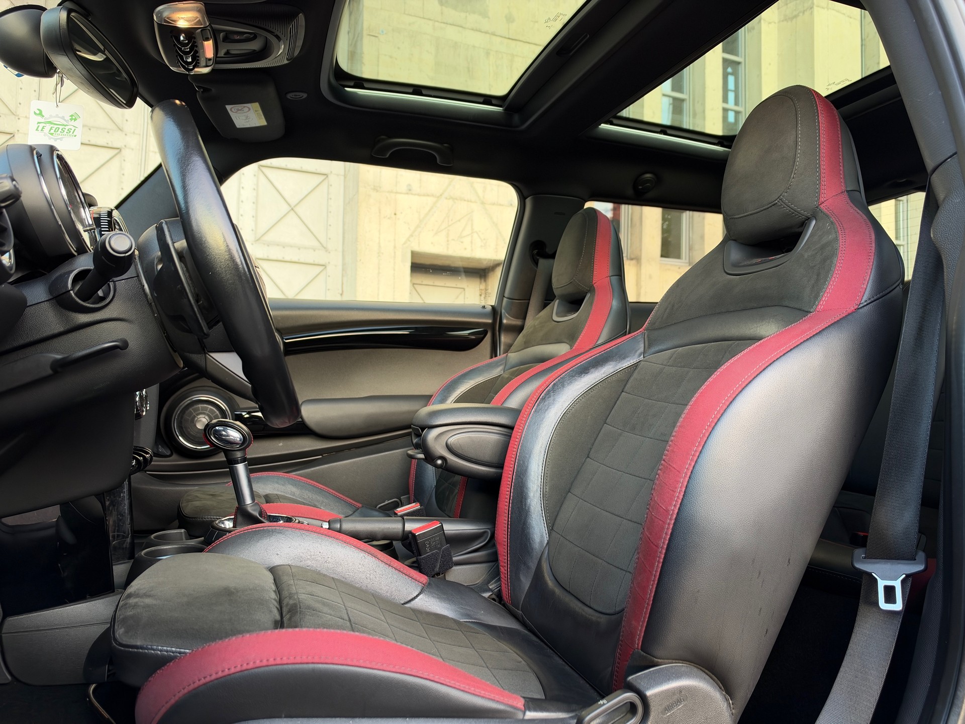 MINI Cooper John Cooper Works Steptronic-image-4