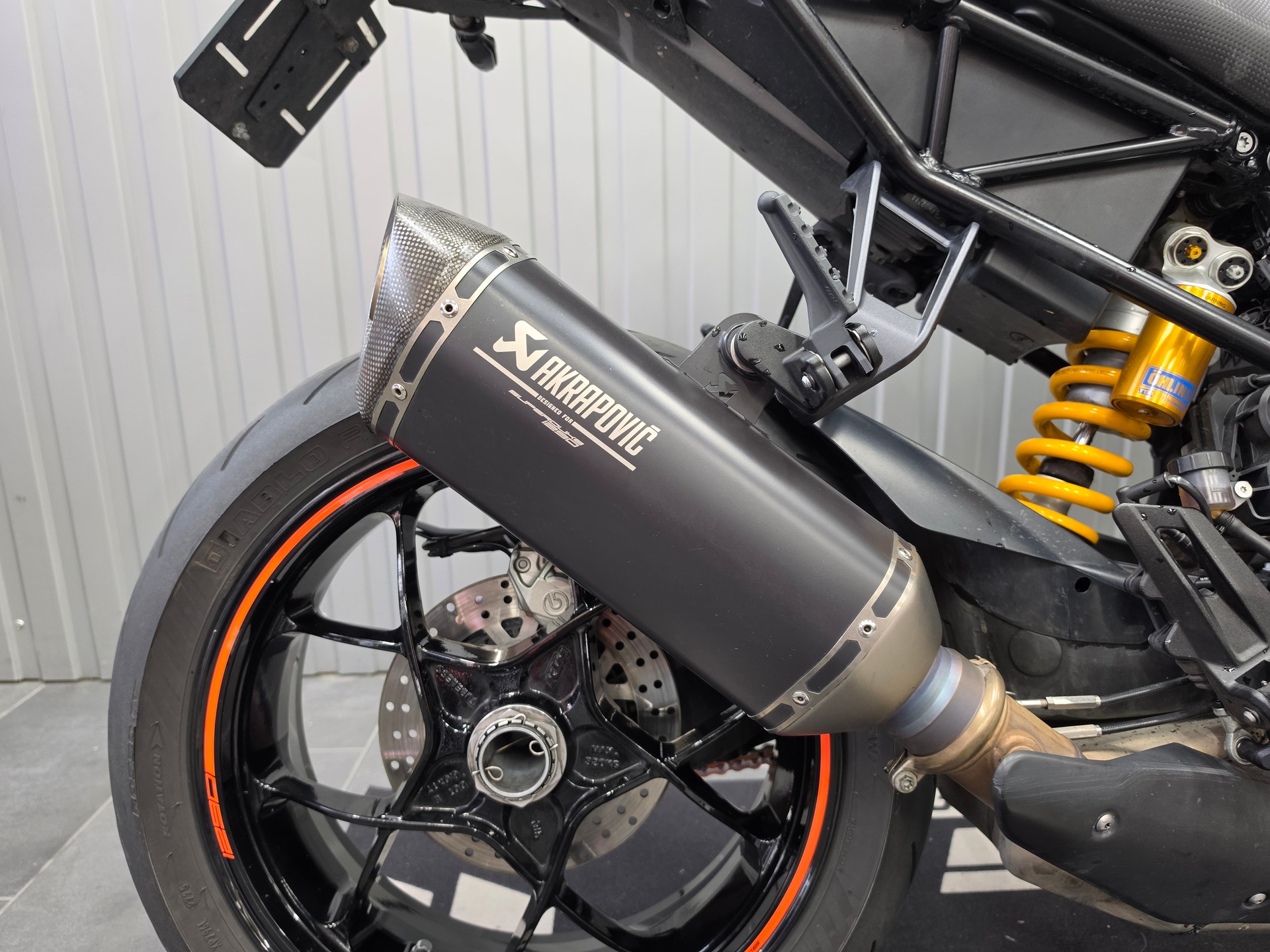 KTM 1290 Super Duke R-image-6