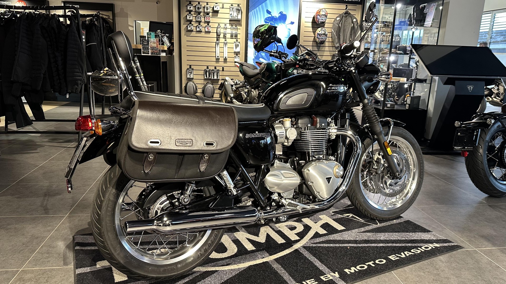 TRIUMPH Bonneville T120-image-0