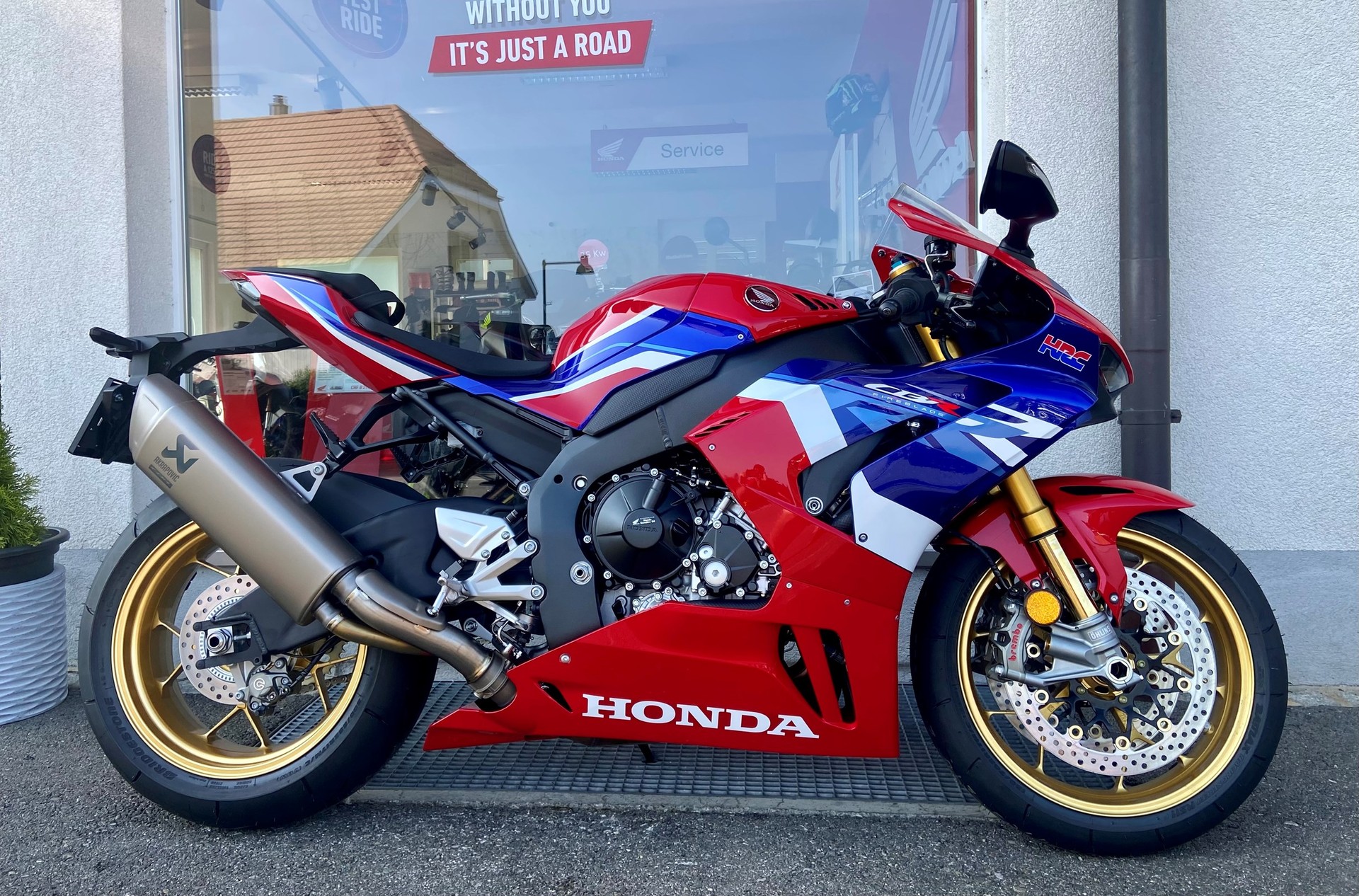 HONDA CBR 1000 RR-R SP-image-11