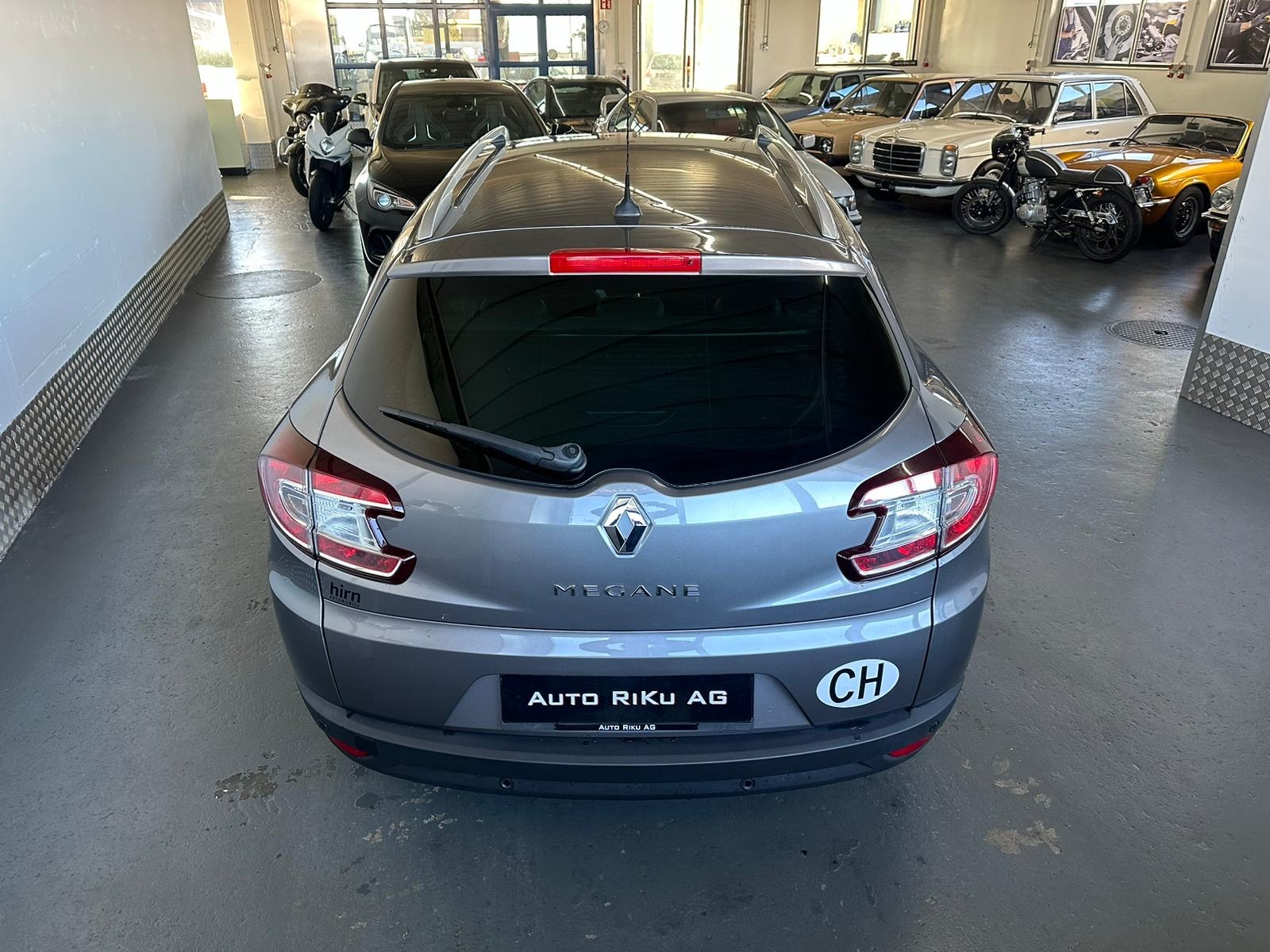 RENAULT Mégane Grandtour 2.0 16V Dynamique CVT-image-7
