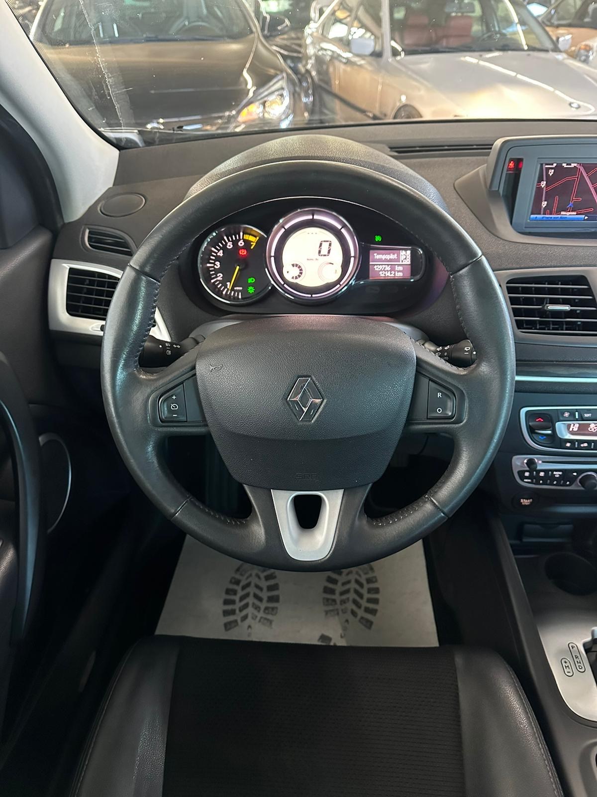 RENAULT Mégane Grandtour 2.0 16V Dynamique CVT-image-13