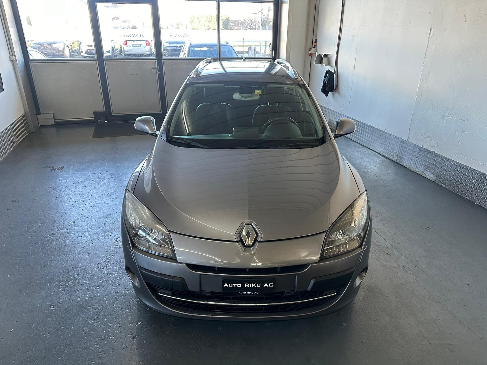 RENAULT Mégane Grandtour 2.0 16V Dynamique CVT-showroom-element-2