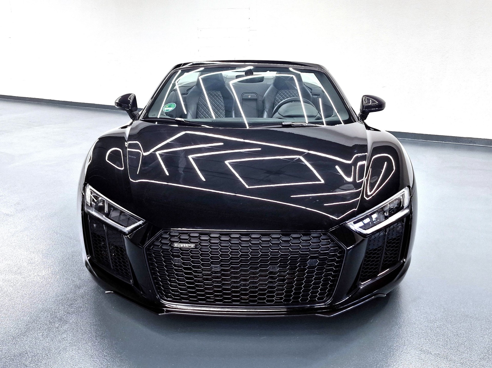 AUDI R8 Spyder 5.2 FSI V10 quattro S-Tronic-showroom-element-3